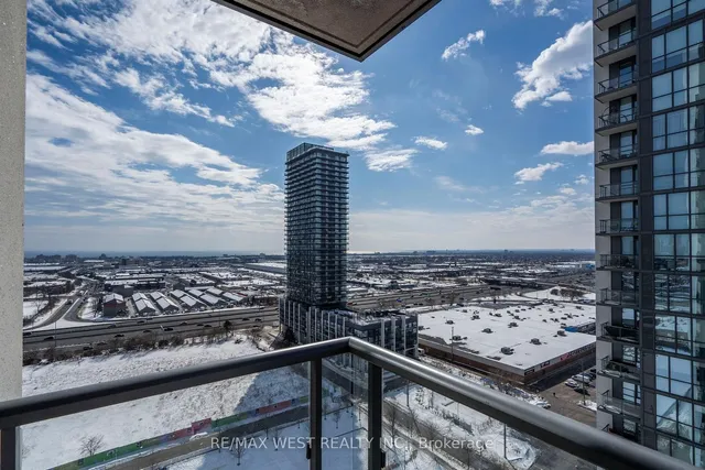 Additional property image - 17 Zorra St Unit 1710