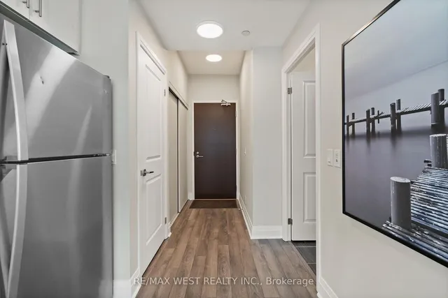 Additional property image - 17 Zorra St Unit 1710