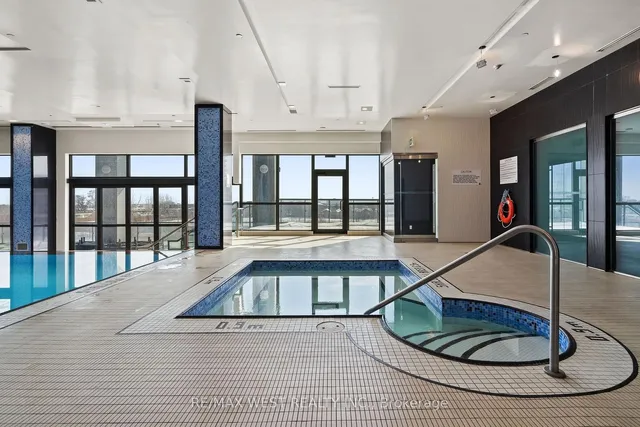 Additional property image - 17 Zorra St Unit 1710