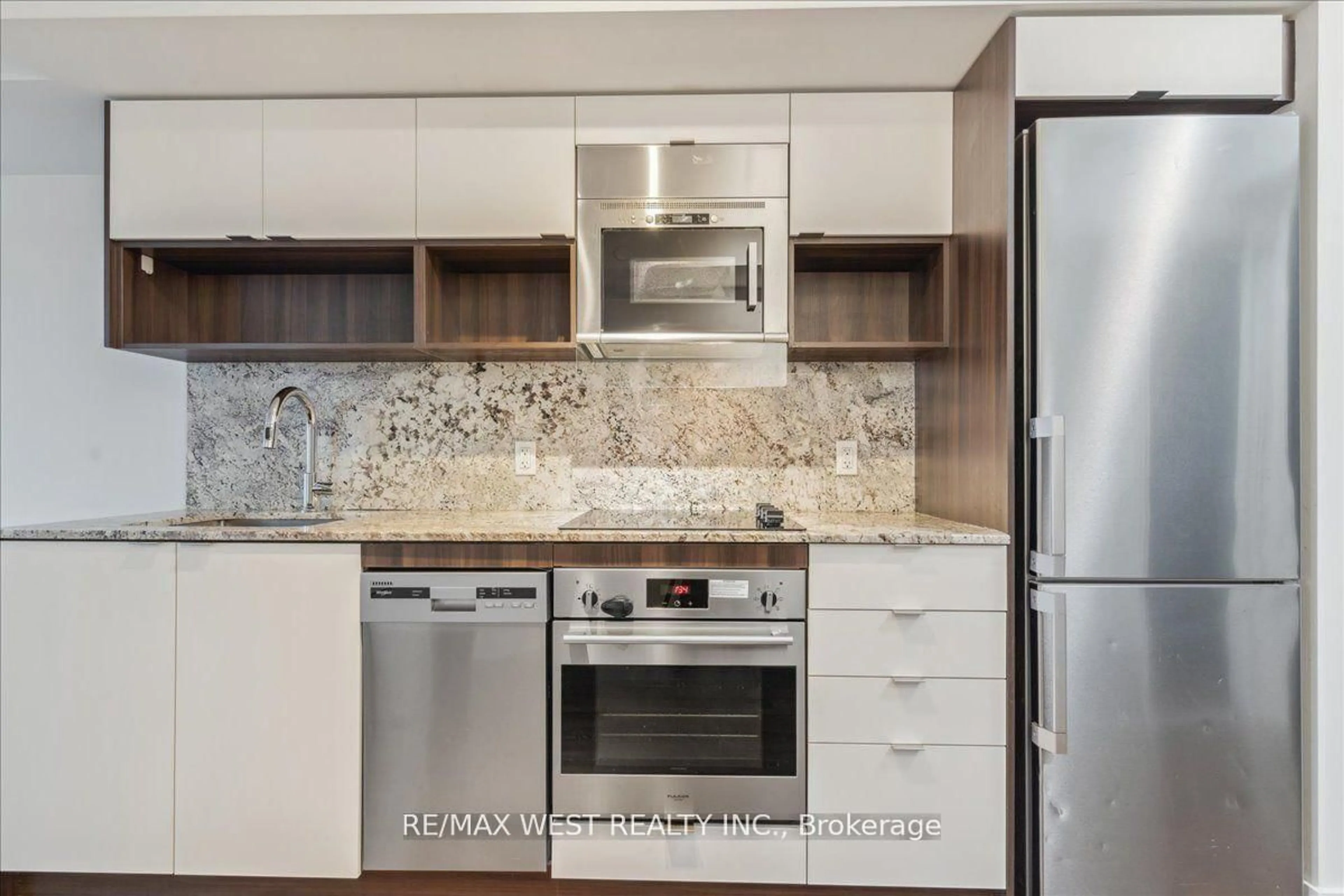 Standard kitchen, ceramic/tile floor for 9 Mabelle Ave #420, Toronto Ontario M9A 0E1