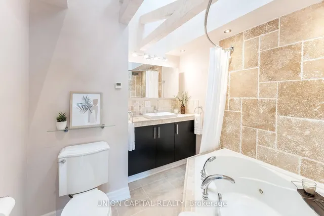Additional property image - 7120 Cadiz Cres