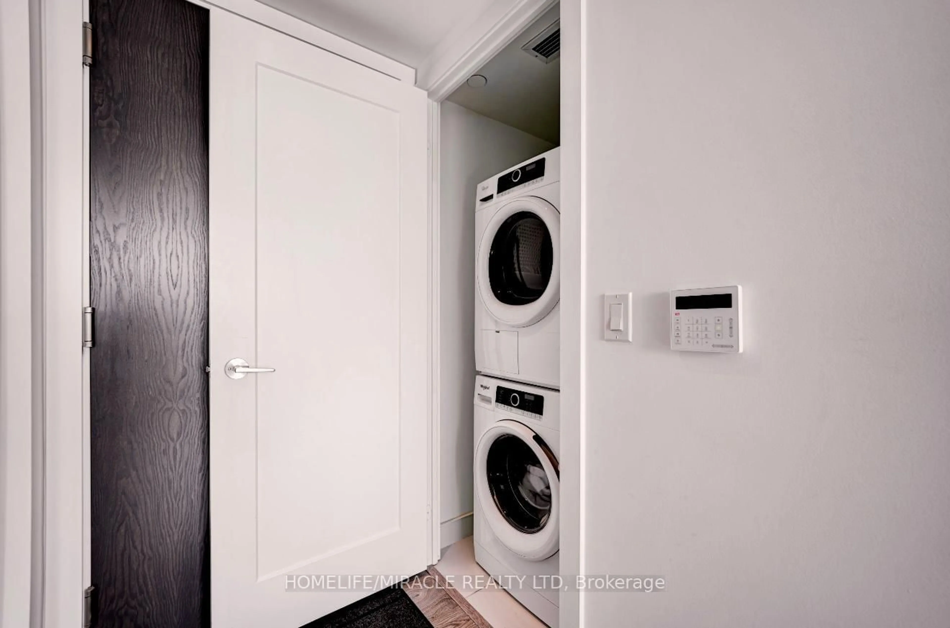 Laundry room for 9 Mabelle Ave #1123, Toronto Ontario M9A 0E1