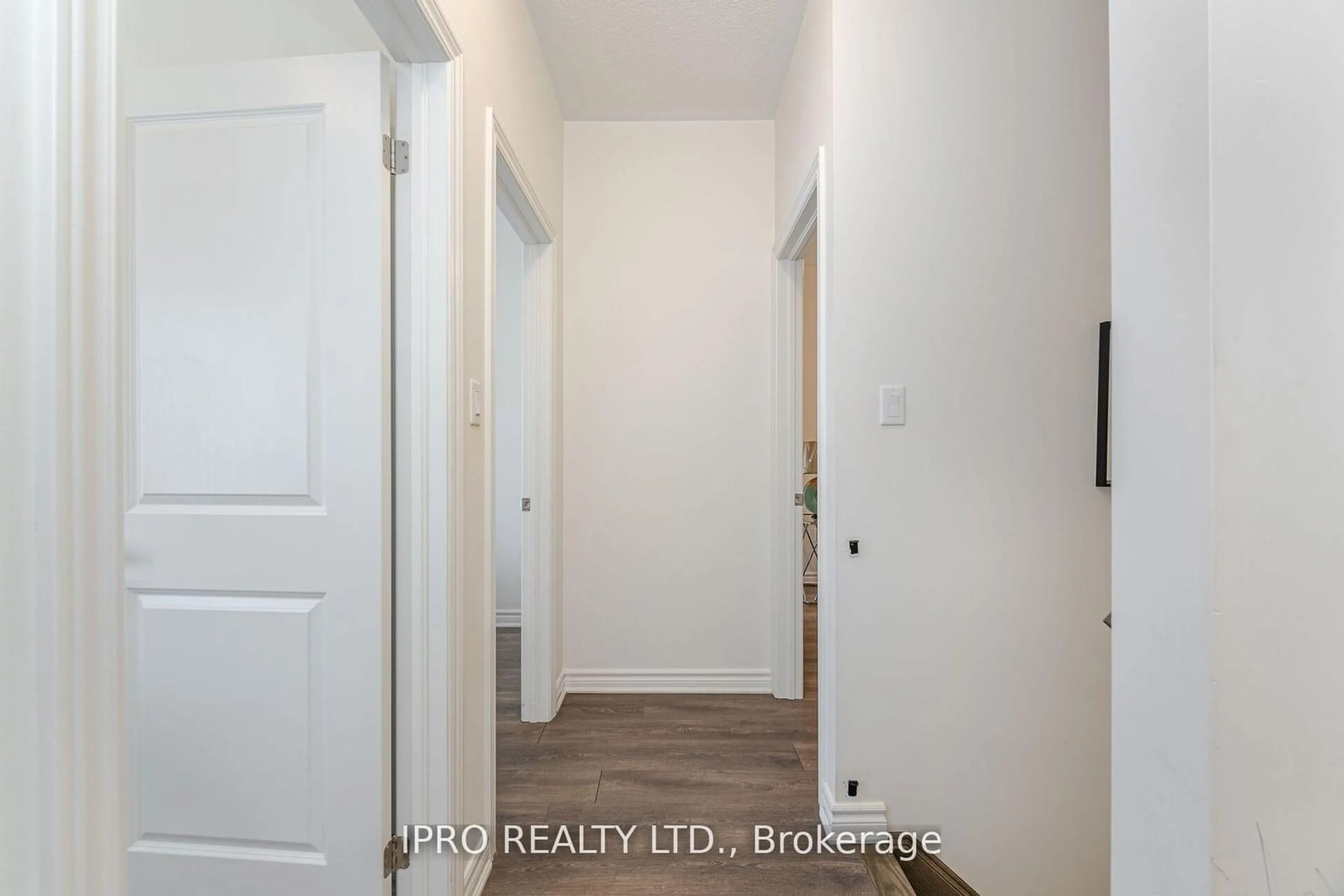 Indoor entryway for 1187 Lloyd Landing Dr, Milton Ontario L9T 2X5