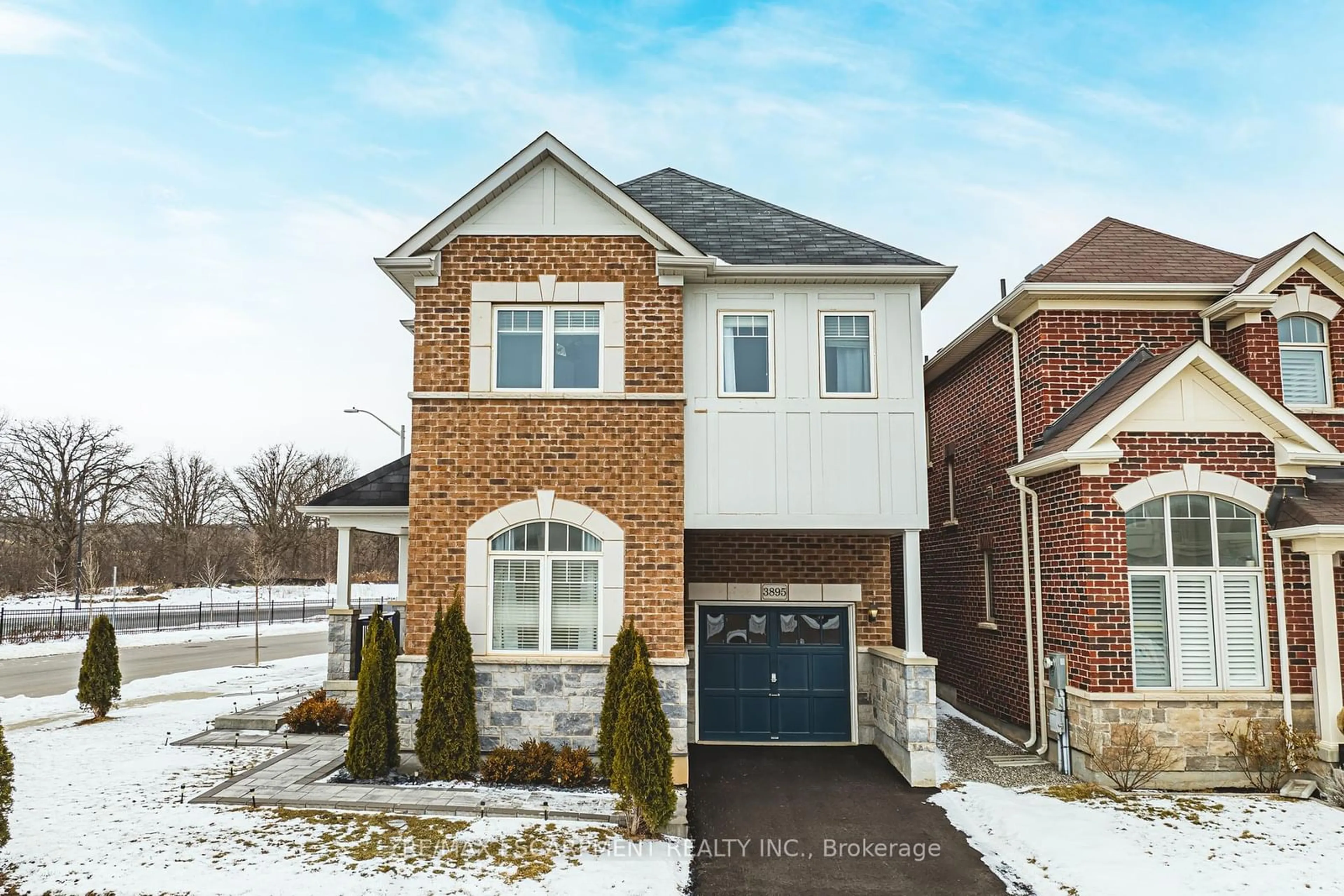 Home with brick exterior material, street for 3895 Leonardo St, Burlington Ontario L7M 0Z9