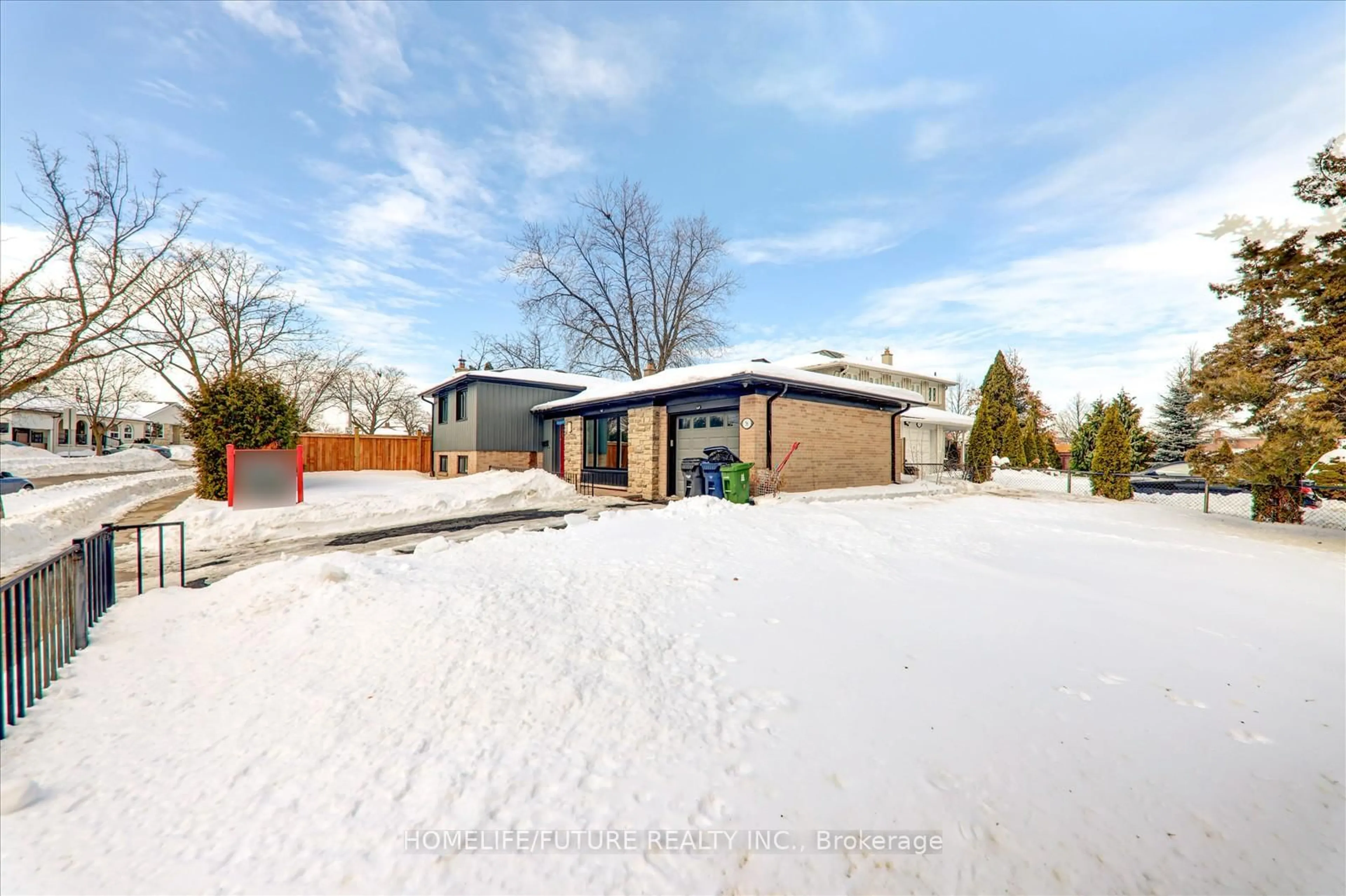 A pic from outside/outdoor area/front of a property/back of a property/a pic from drone, street for 56 Netherly Dr, Toronto Ontario M9V 3M2