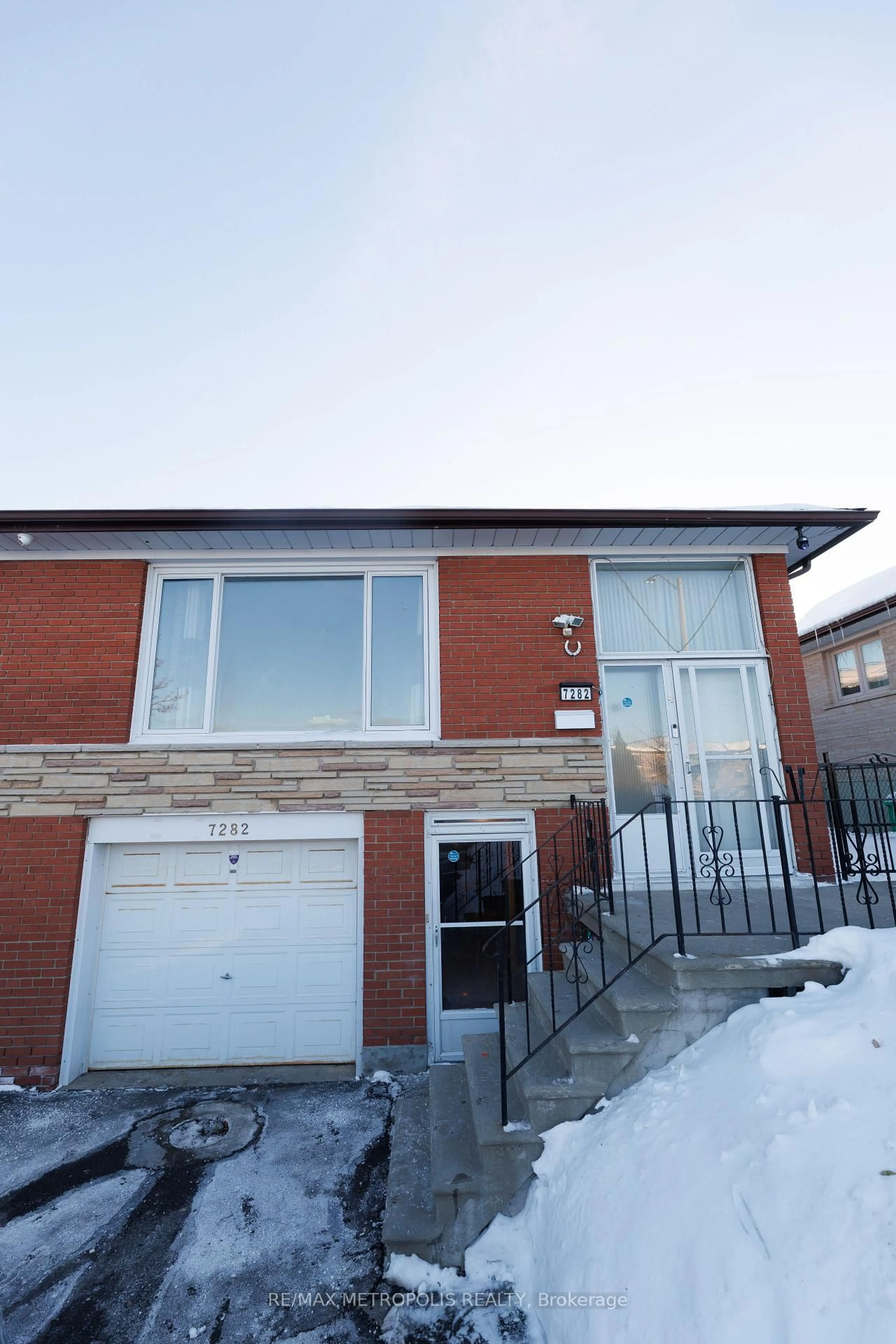 Home with brick exterior material, street for 7282 Shallford Rd, Mississauga Ontario L4T 2P7