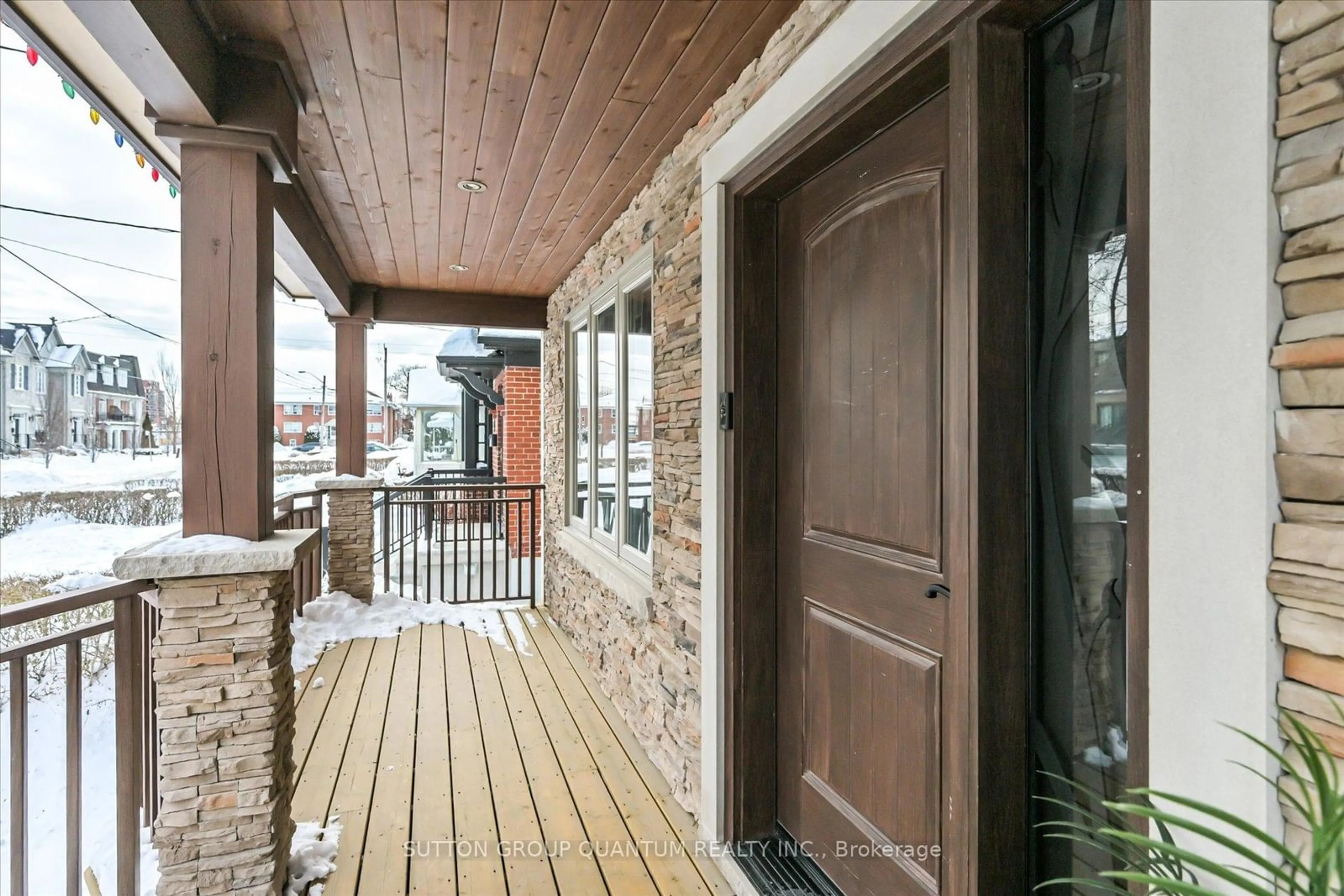 Indoor entryway for 76 Albani St, Toronto Ontario M8V 1X2