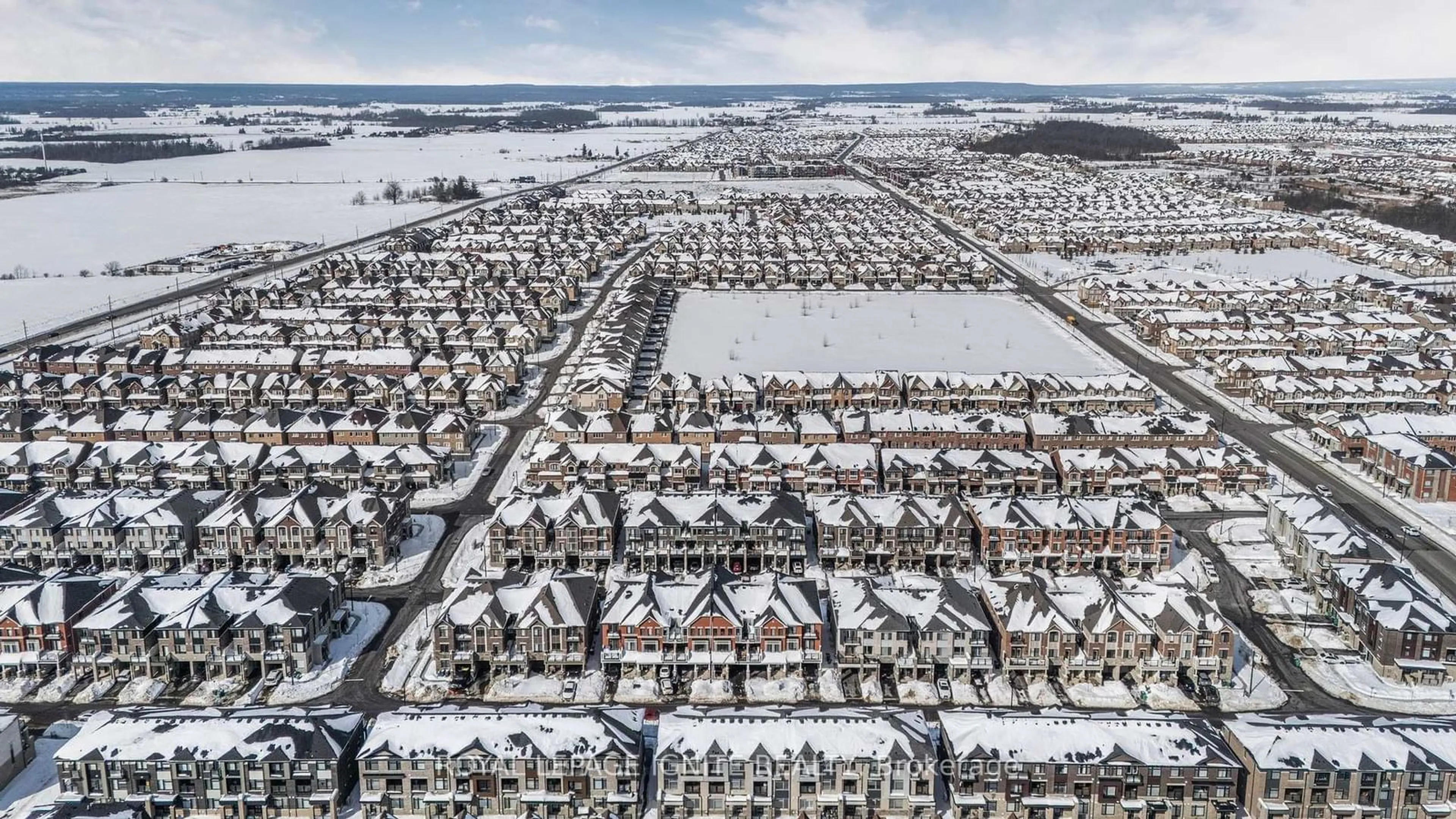 A pic from outside/outdoor area/front of a property/back of a property/a pic from drone, street for 165 Keppel Circ, Brampton Ontario L7A 5K5