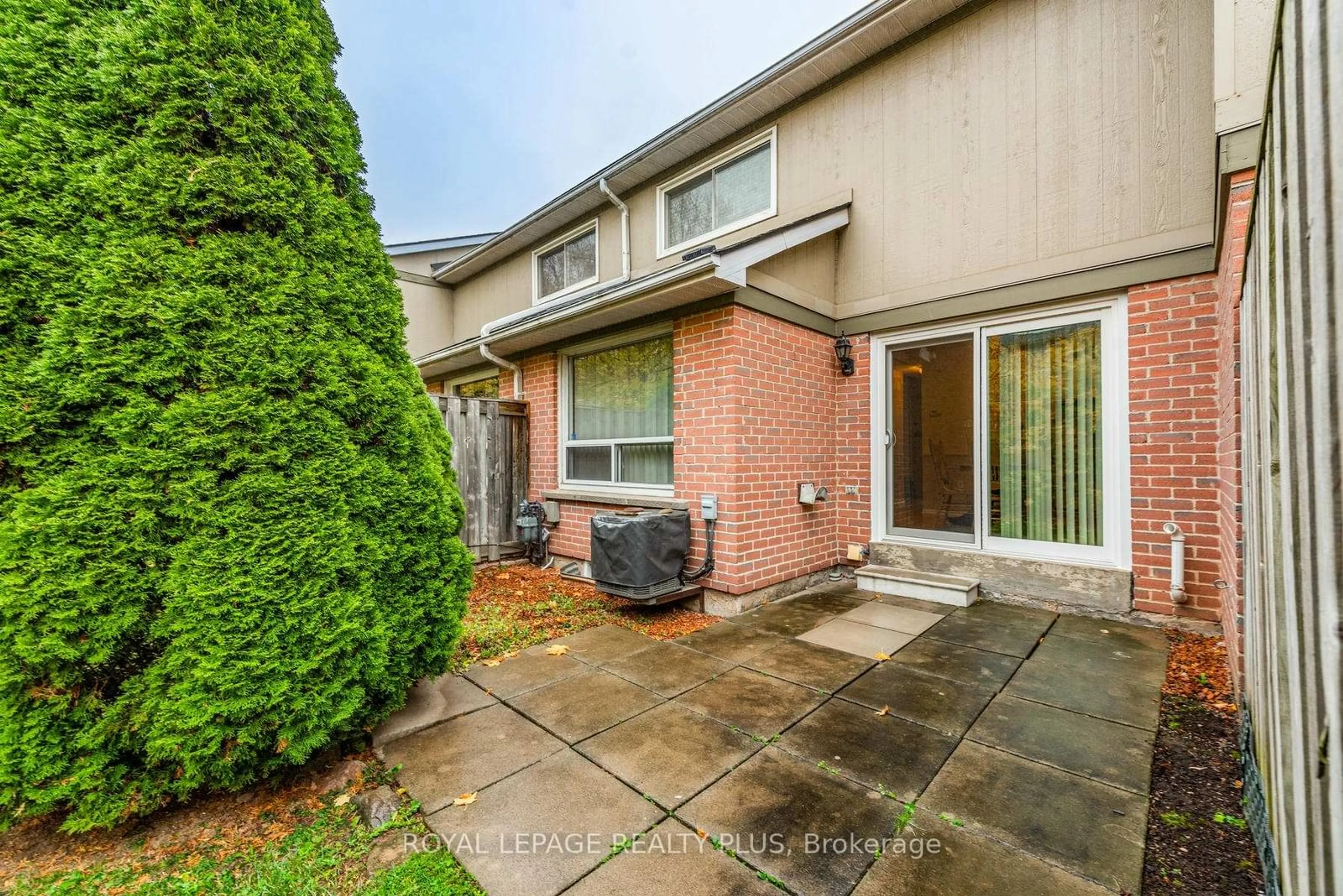 Patio, street for 3079 Fifth Line #75, Mississauga Ontario L5L 3T1