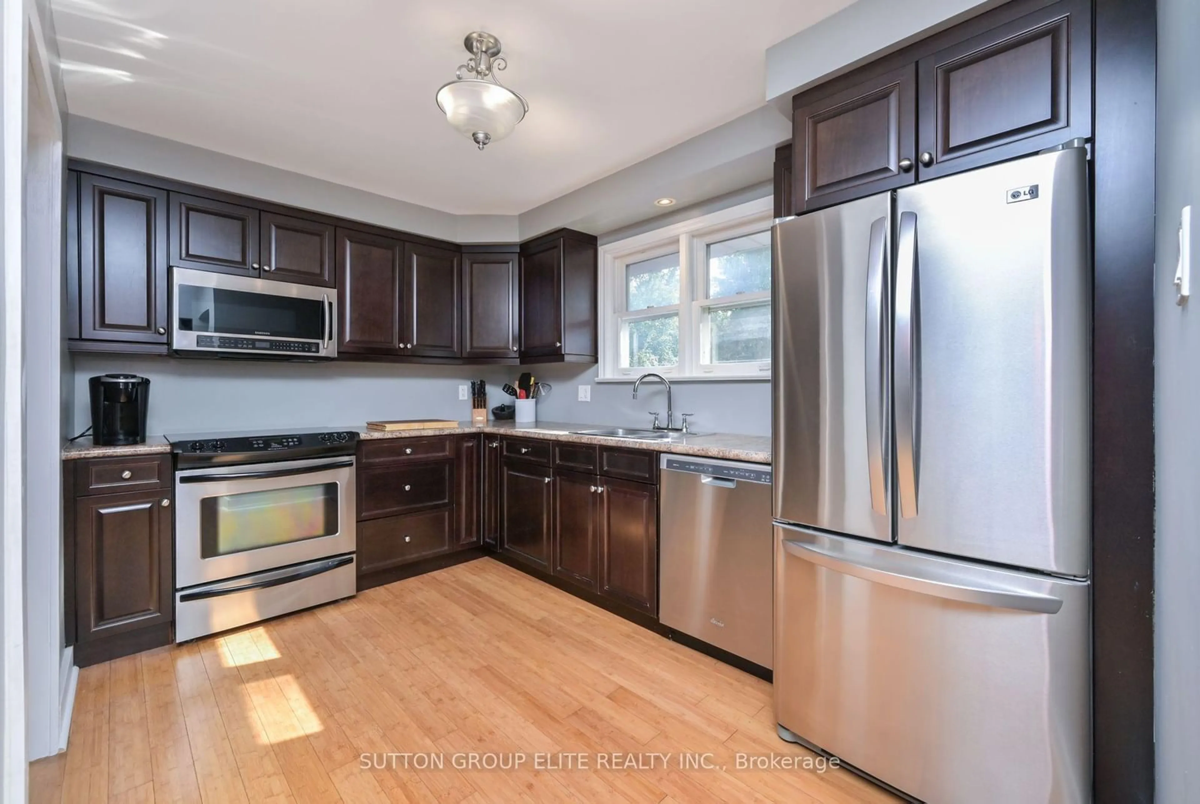 Open concept kitchen, unknown for 1238 Claredale Rd, Mississauga Ontario L5G 1T9