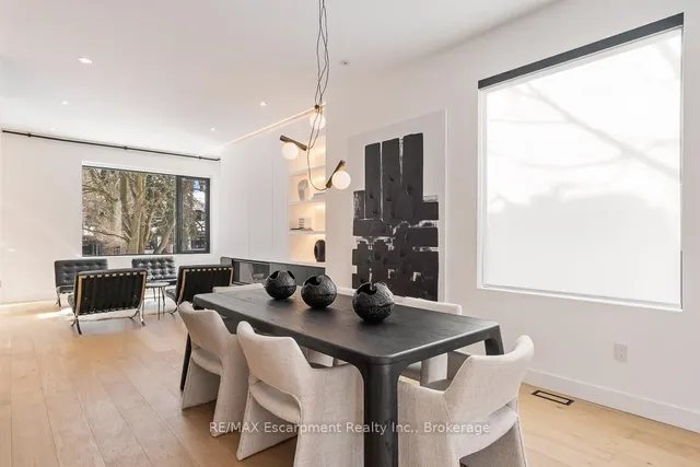 Additional property image - 1405 ACTON Cres
