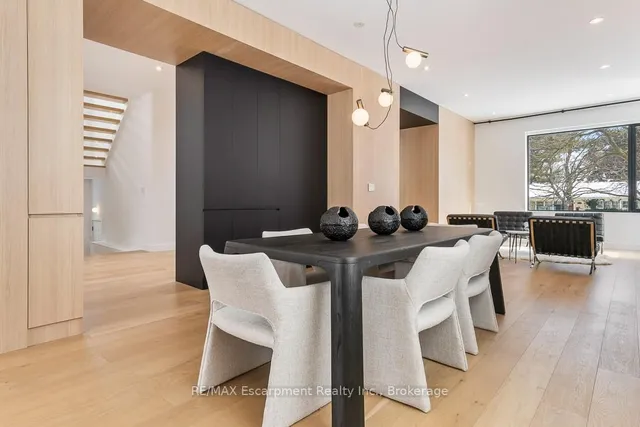 Additional property image - 1405 ACTON Cres
