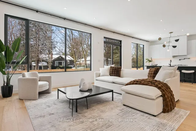 Additional property image - 1405 ACTON Cres