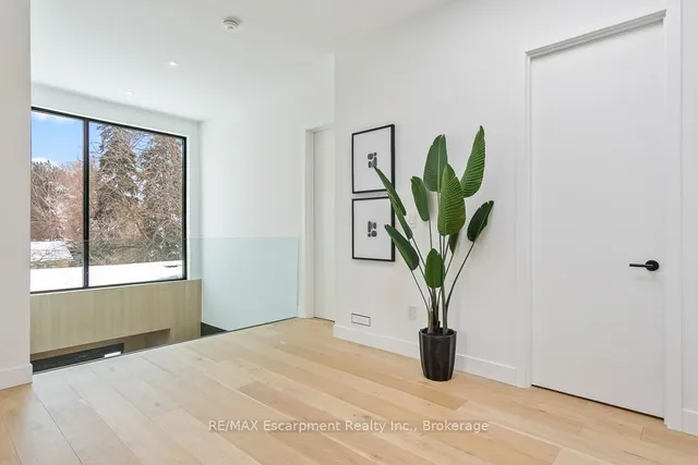 Additional property image - 1405 ACTON Cres