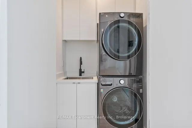 Additional property image - 1405 ACTON Cres