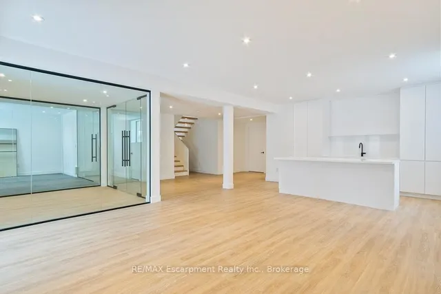 Additional property image - 1405 ACTON Cres