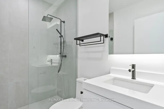 Additional property image - 1405 ACTON Cres