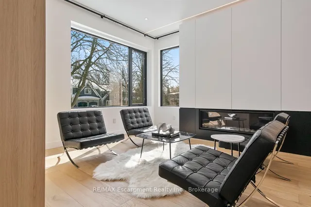Additional property image - 1405 ACTON Cres