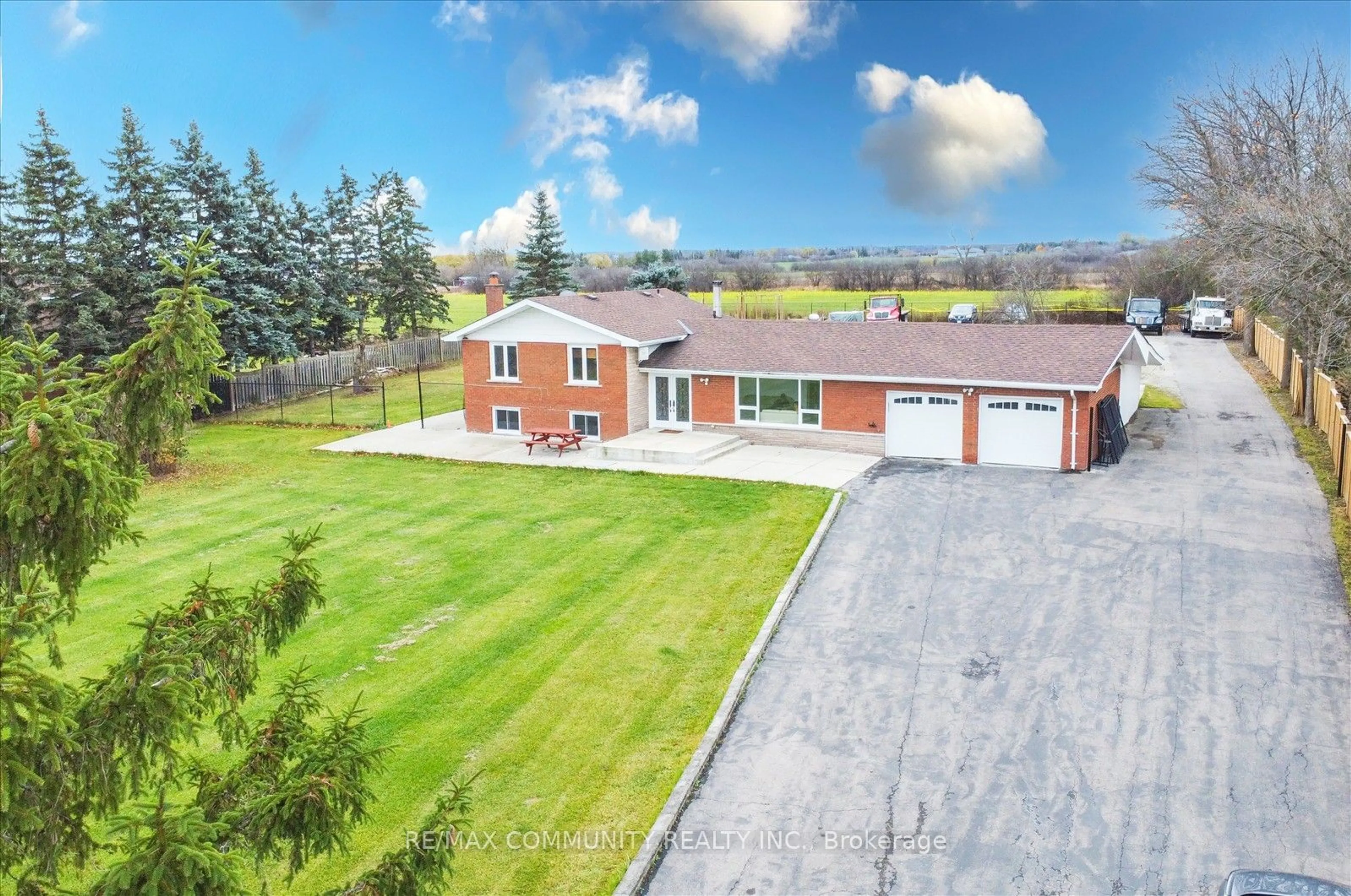 A pic from outside/outdoor area/front of a property/back of a property/a pic from drone, unknown for 13096 Centreville Creek Rd, Caledon Ontario L7C 3A7