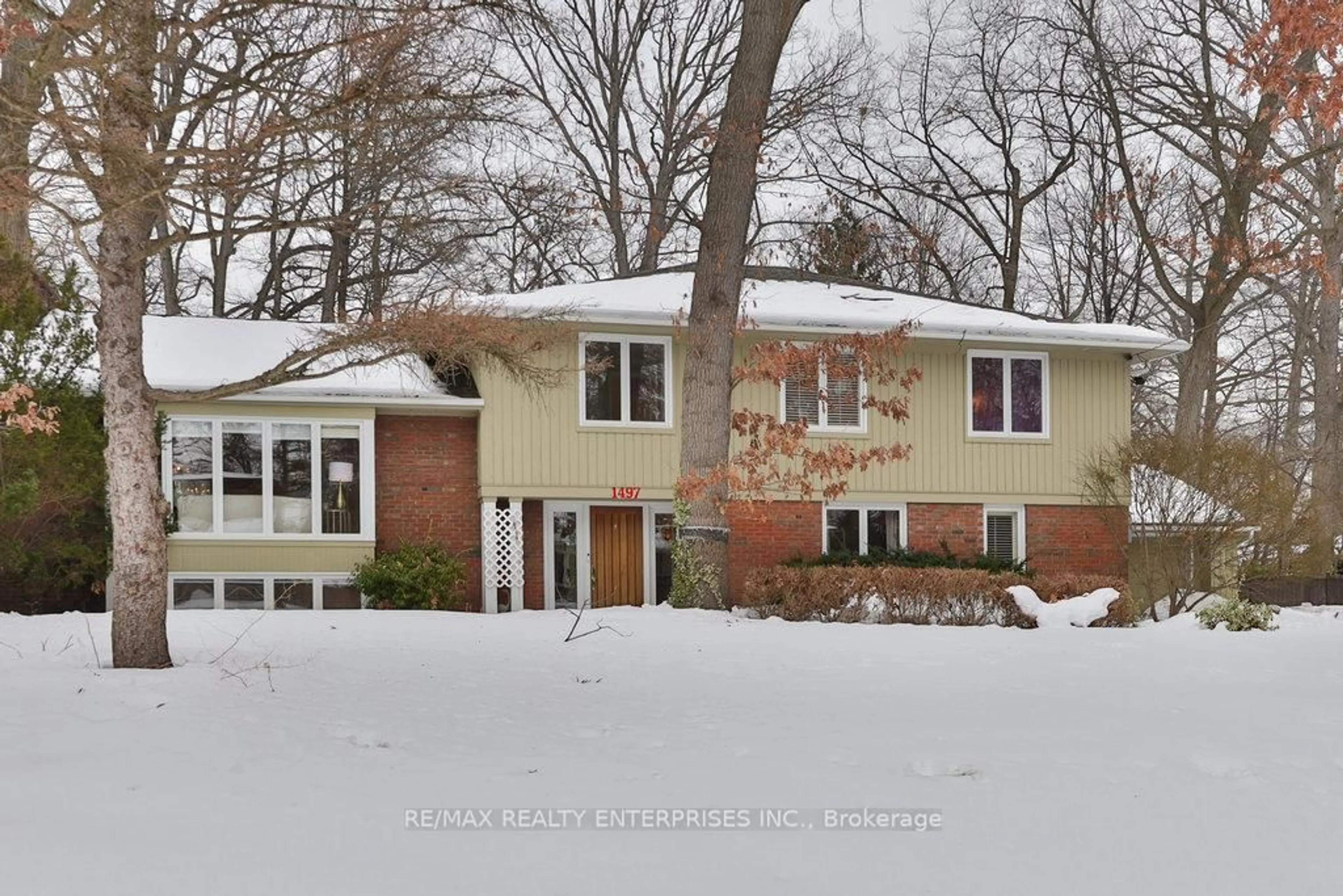 Home with brick exterior material, street for 1497 Randor Dr, Mississauga Ontario L3J 3C6