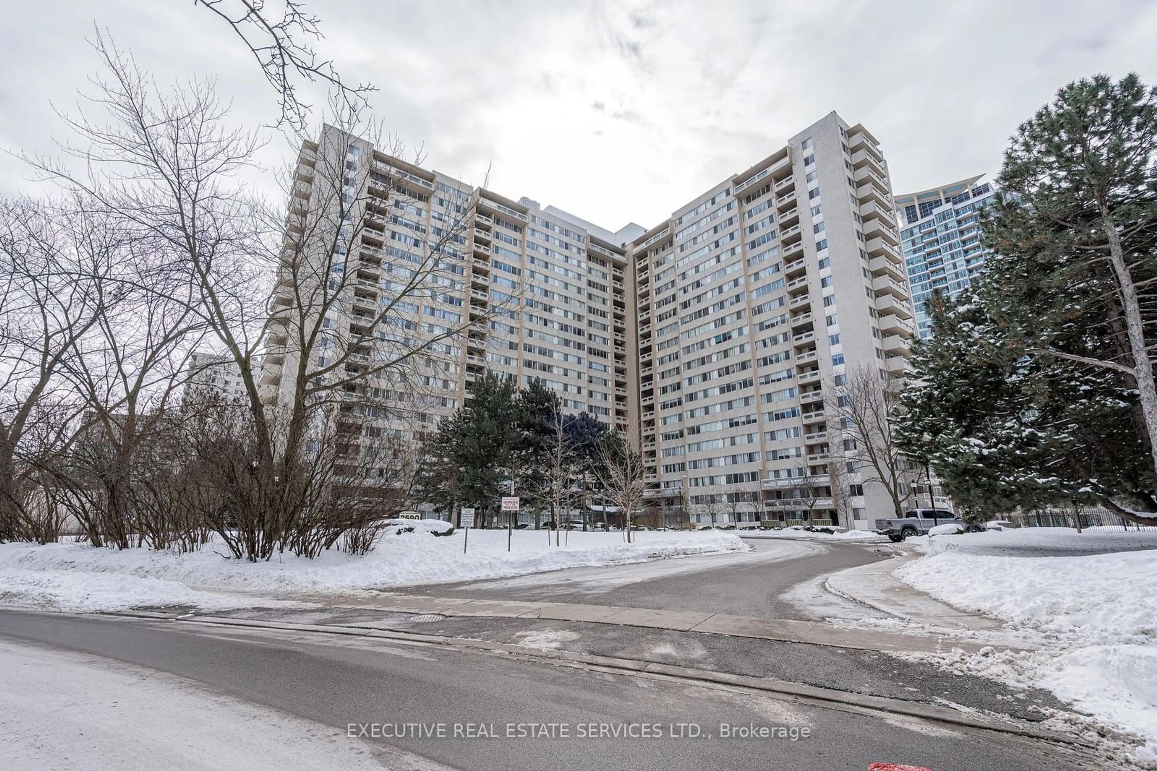 Unknown for 3590 Kaneff Cres #1810, Mississauga Ontario L5A 3X3