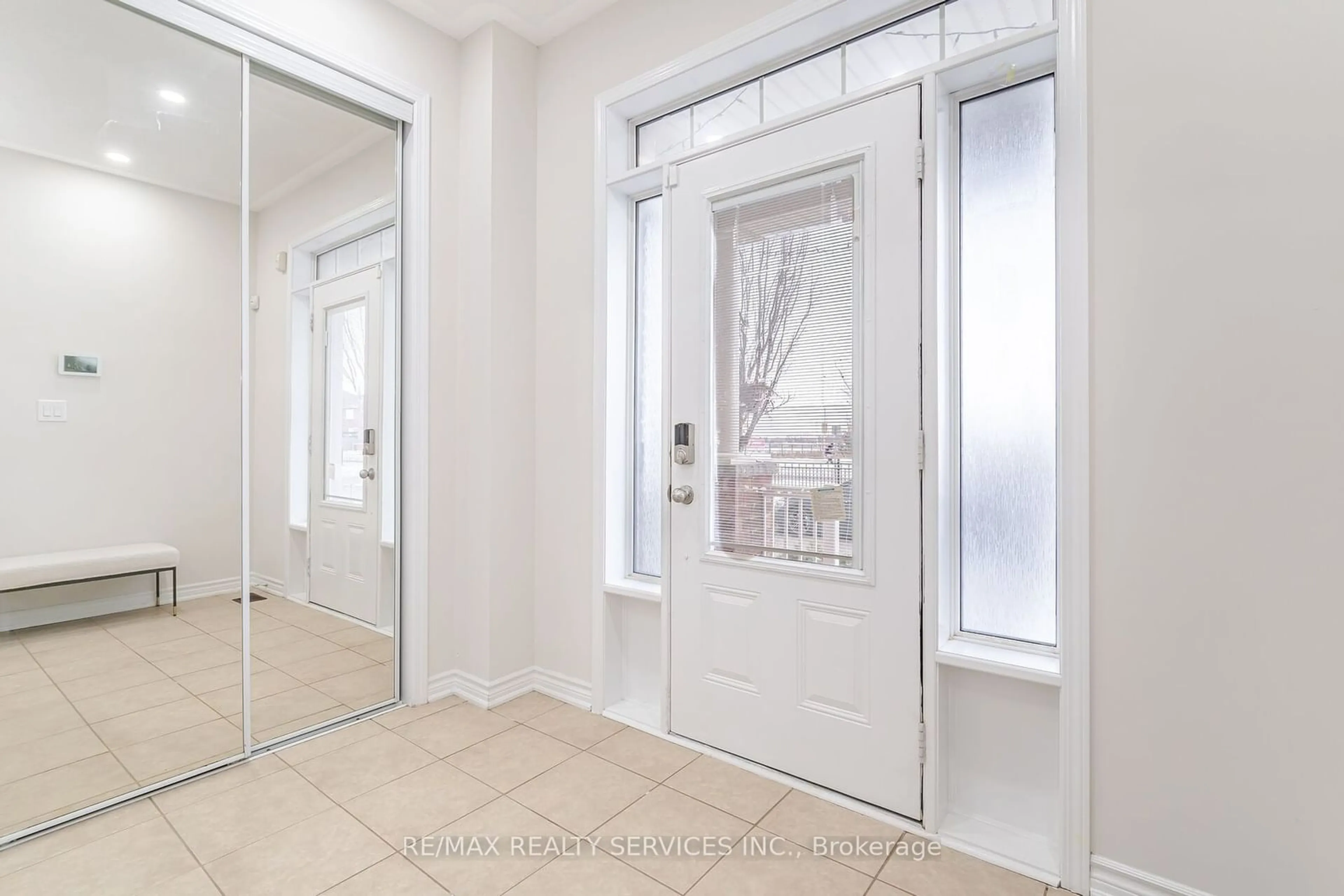 Indoor entryway for 29 Bonsai Lane, Brampton Ontario L7A 0T9