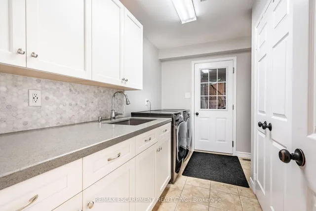 Additional property image - 2049 Country Club Dr