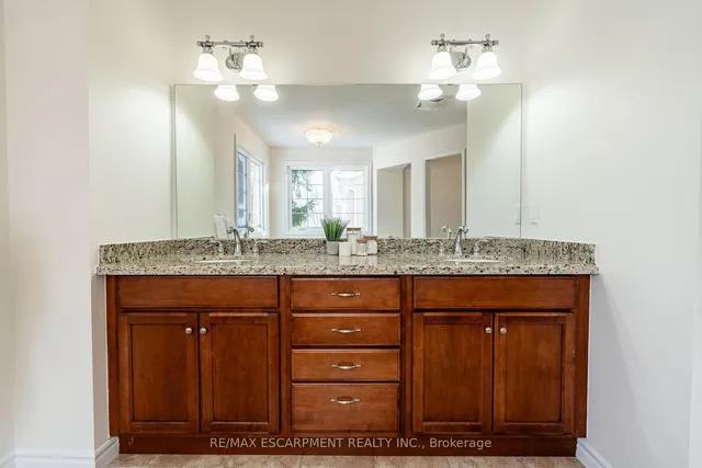 Additional property image - 2049 Country Club Dr