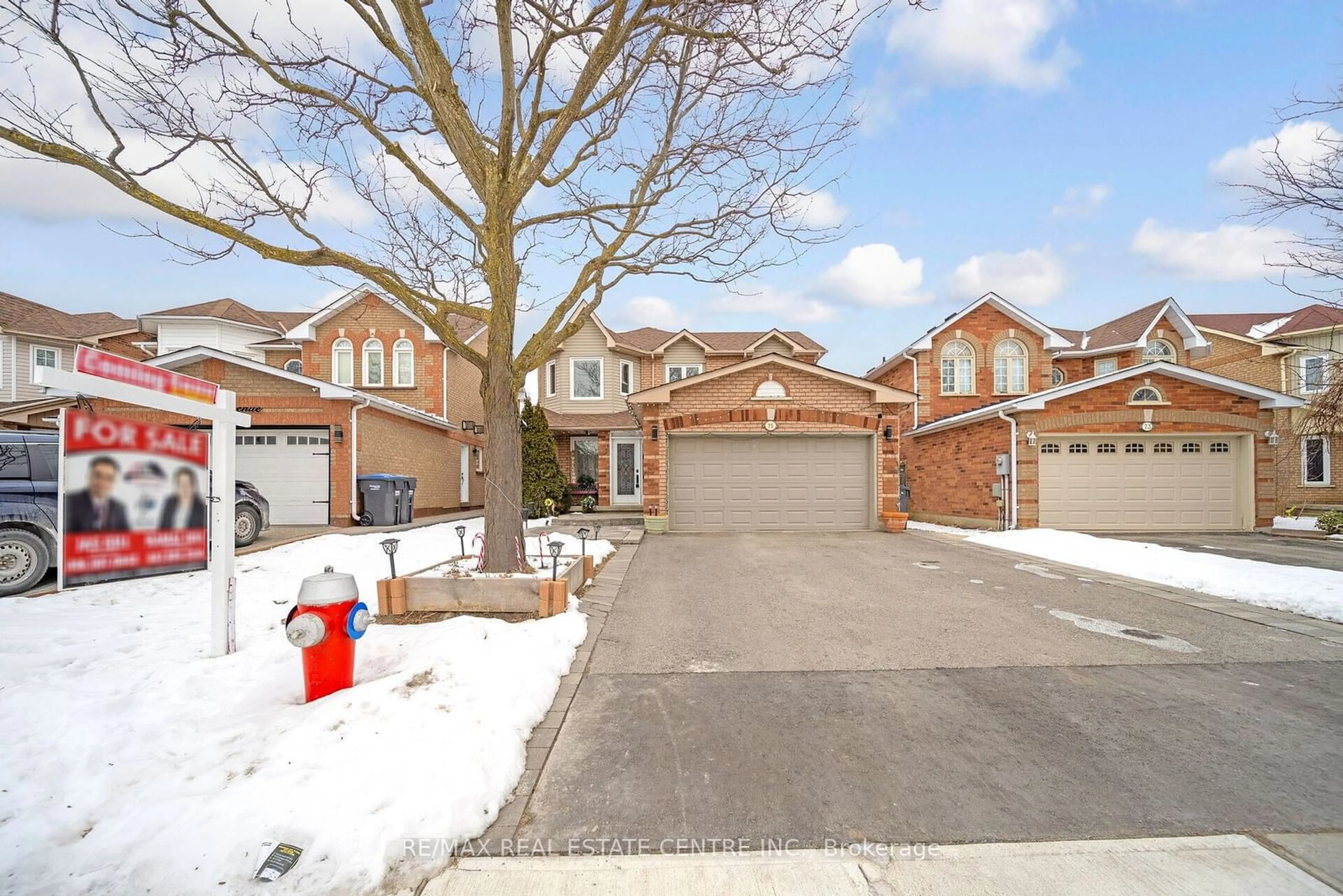 A pic from outside/outdoor area/front of a property/back of a property/a pic from drone, street for 75 Letty Ave, Brampton Ontario L6Y 4T1