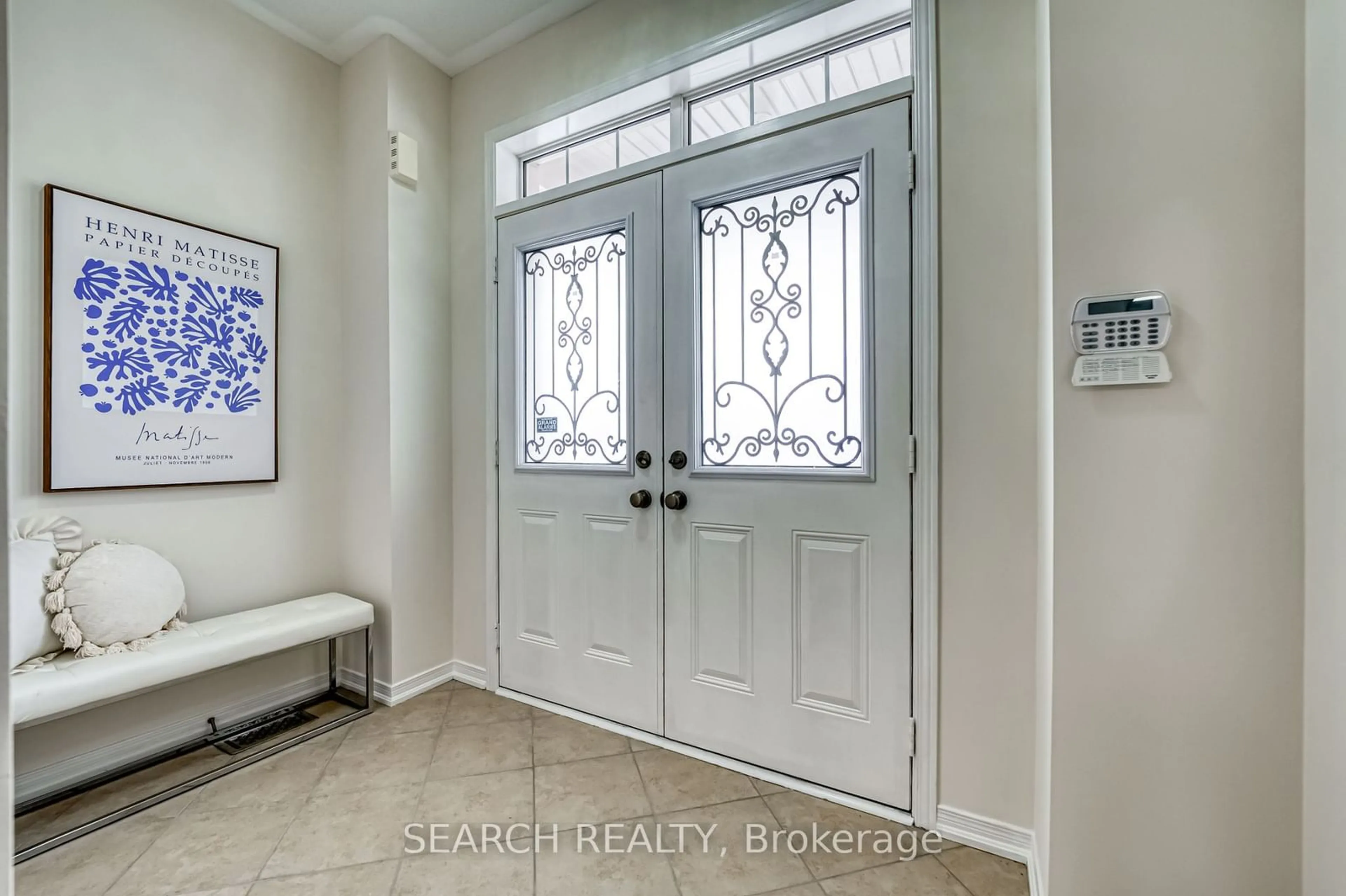 Indoor entryway for 3047 Janice Dr, Oakville Ontario L6M 0S6