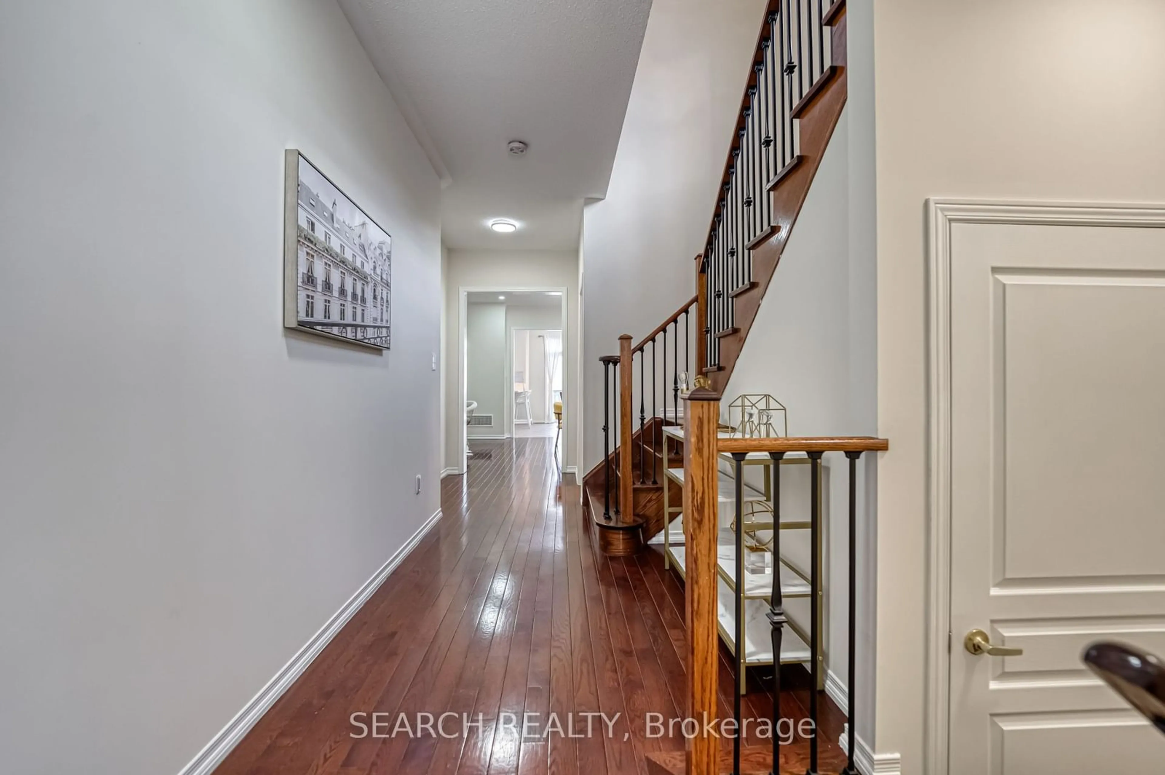 Indoor entryway for 3047 Janice Dr, Oakville Ontario L6M 0S6