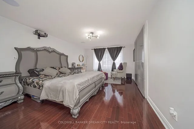 Additional property image - 60 Capistro St