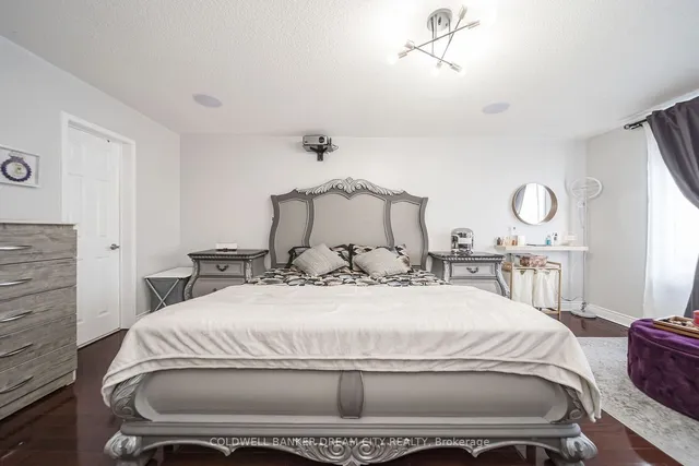 Additional property image - 60 Capistro St