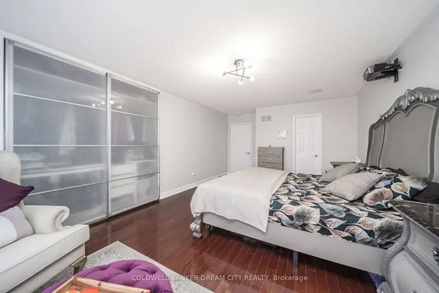 Additional property image - 60 Capistro St