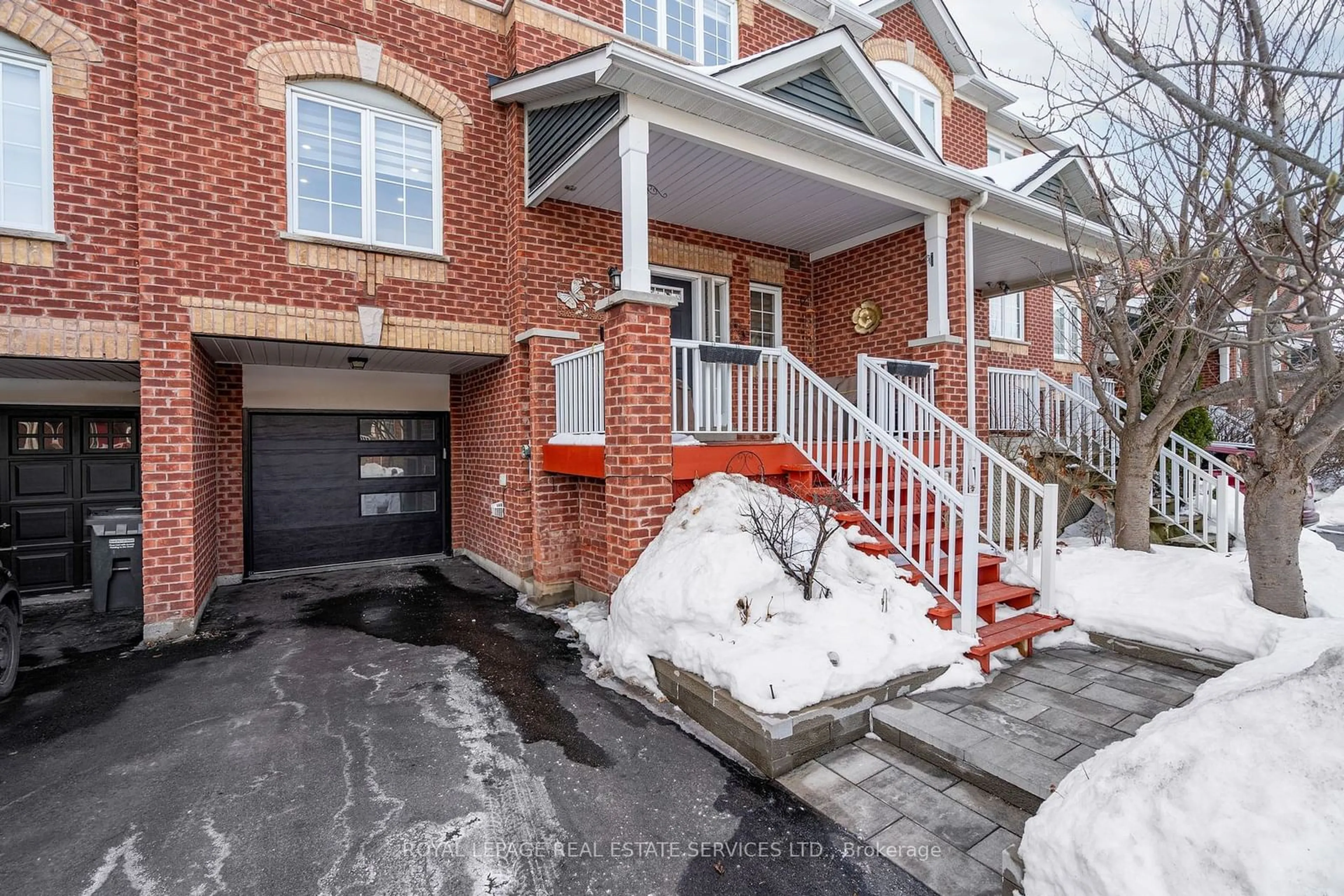 Home with brick exterior material, street for 1571 Woodhenge Way, Mississauga Ontario L5N 7S9