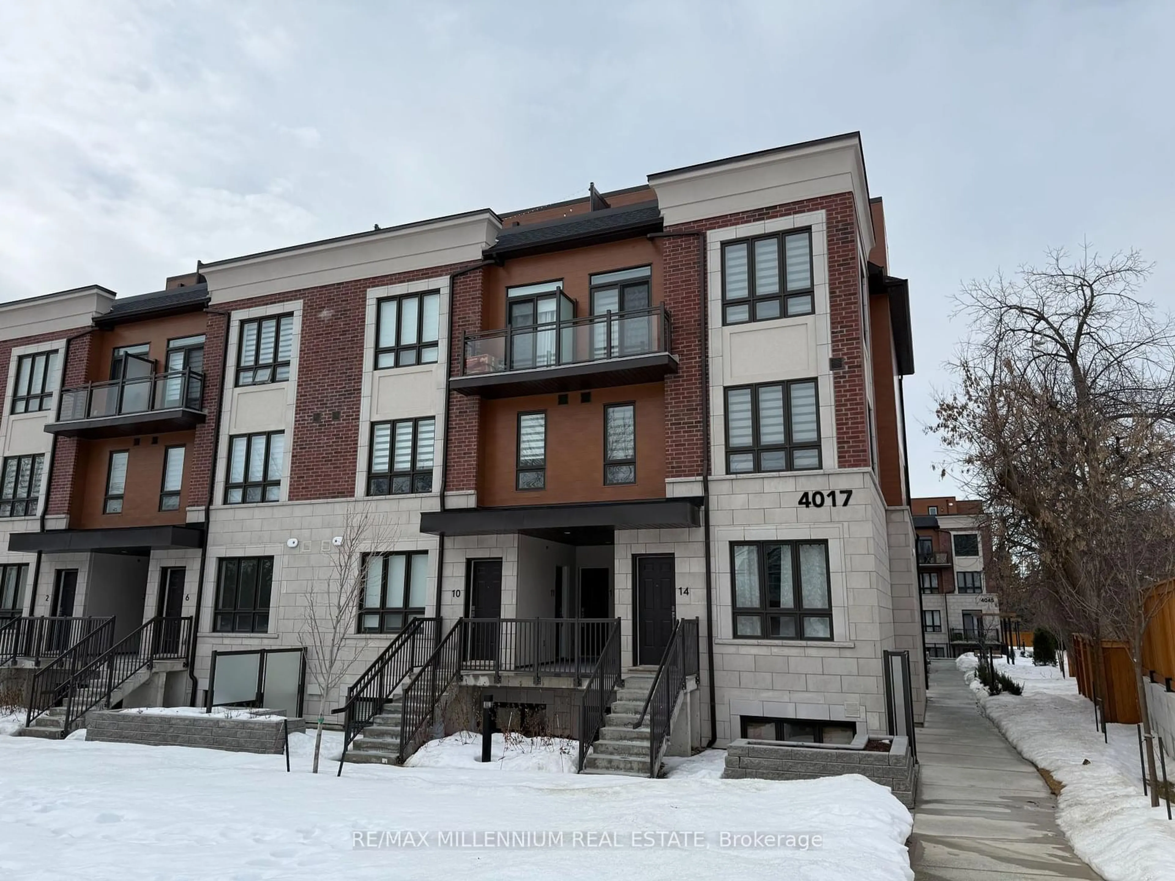 Home with brick exterior material, unknown for 4017 Hickory Dr #16, Mississauga Ontario L4W 0G6