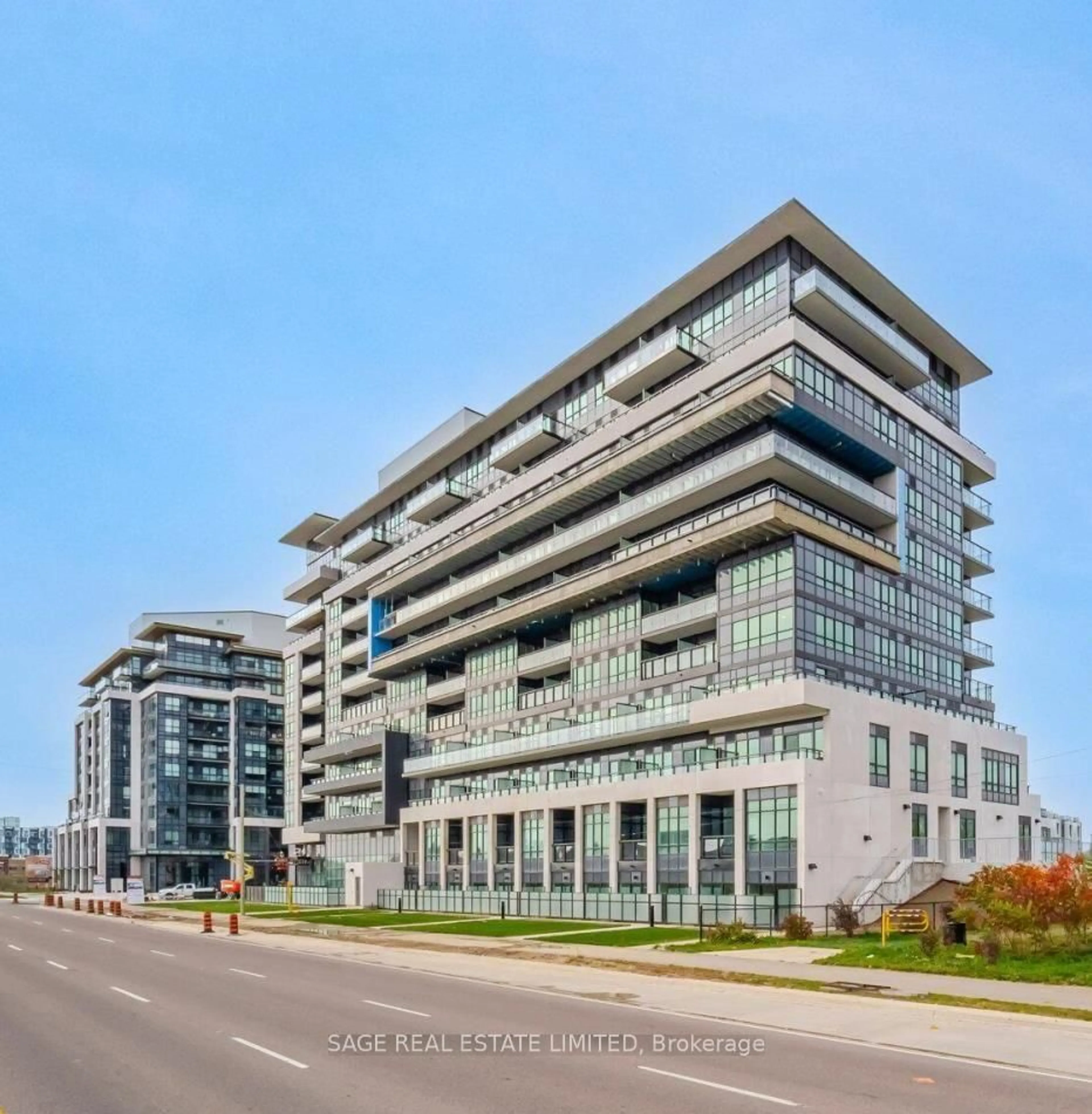 Indoor foyer for 395 Dundas St #Lph09, Oakville Ontario L6M 5R8