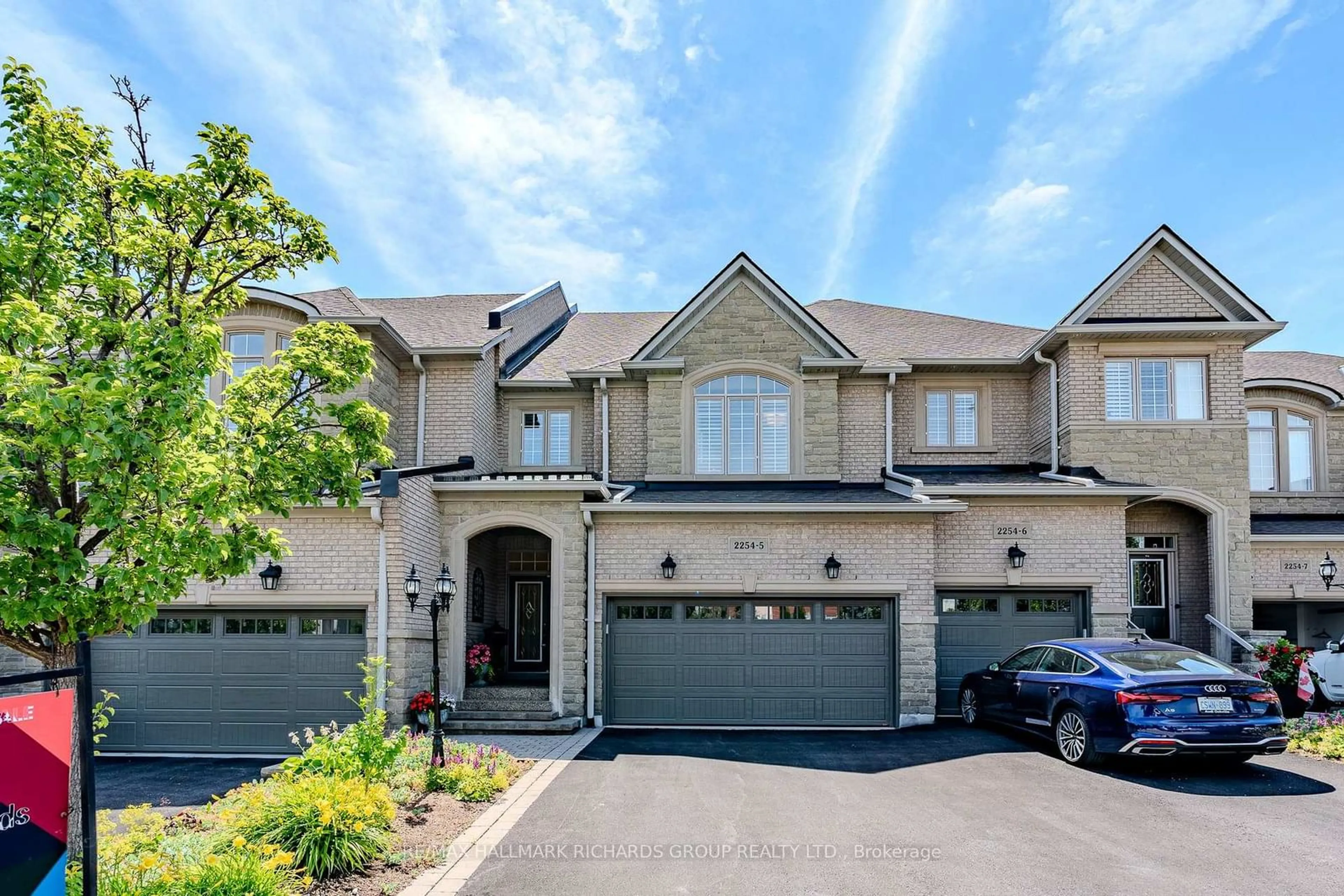 Home with brick exterior material, street for 2254 Rockingham Dr #5, Oakville Ontario L6H 7H8