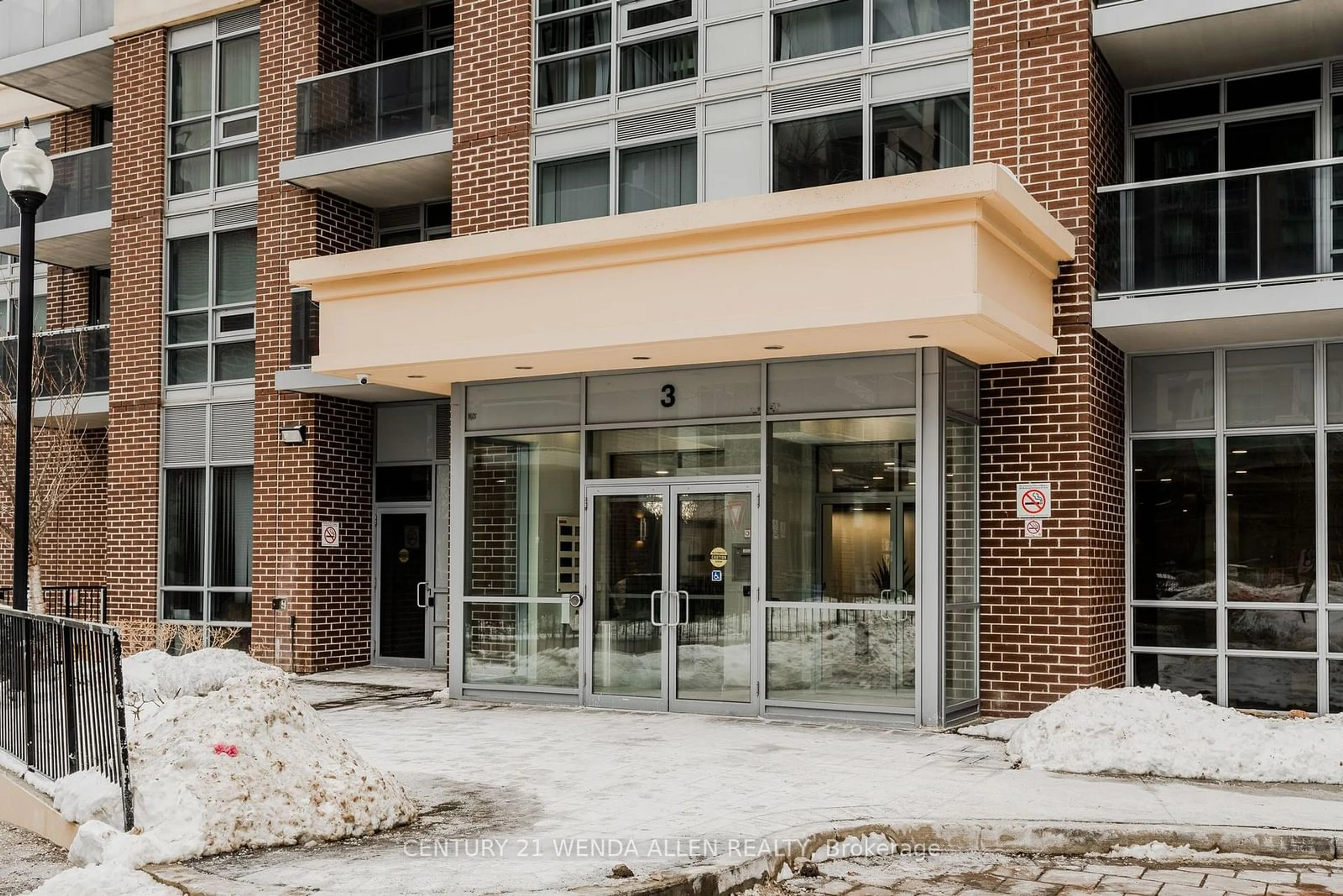 Indoor foyer for 3 Michael Power Pl #PH01, Toronto Ontario M9A 0A2