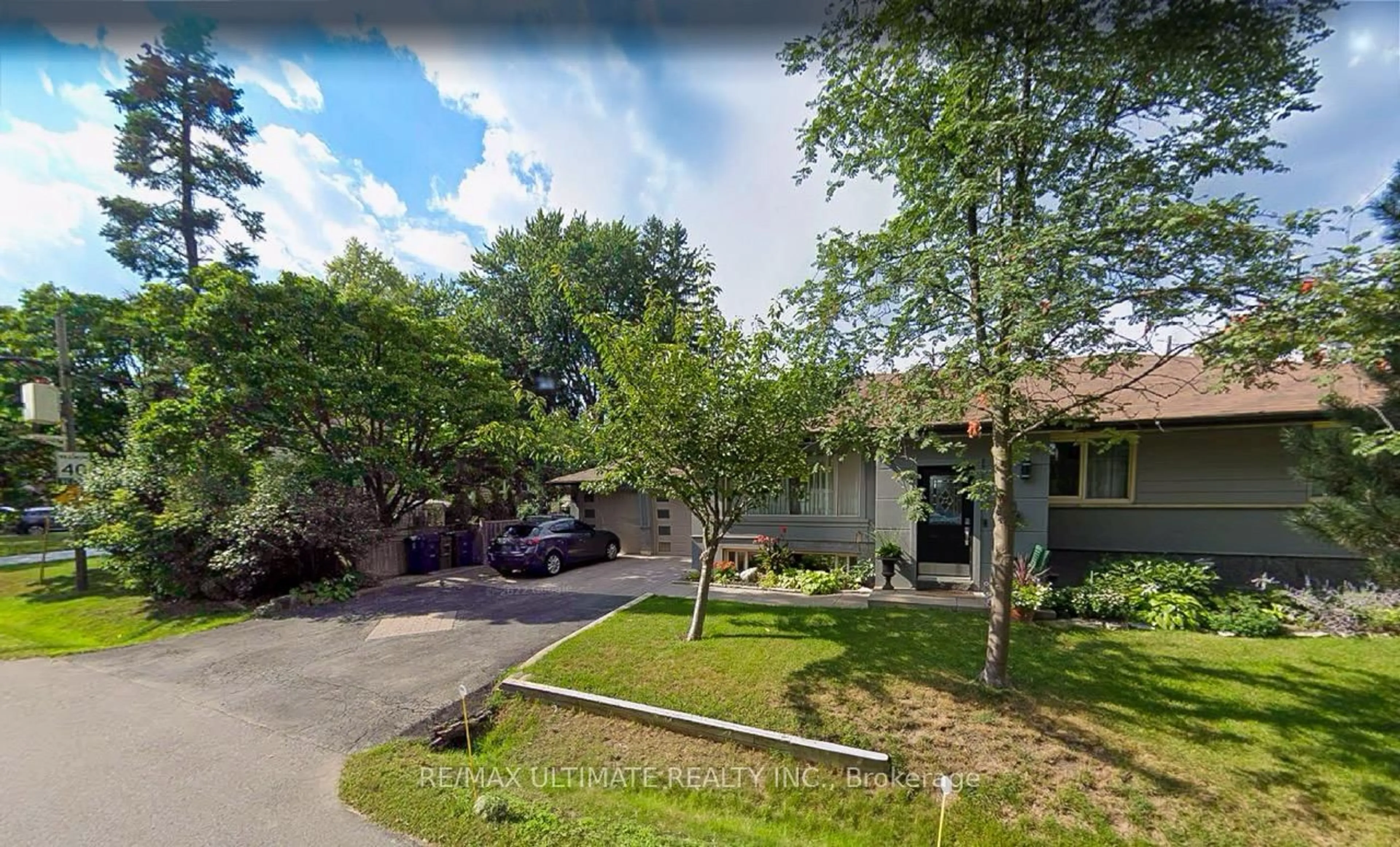 A pic from outside/outdoor area/front of a property/back of a property/a pic from drone, street for 2 Beaverbrook Ave, Toronto Ontario M9B 2M7