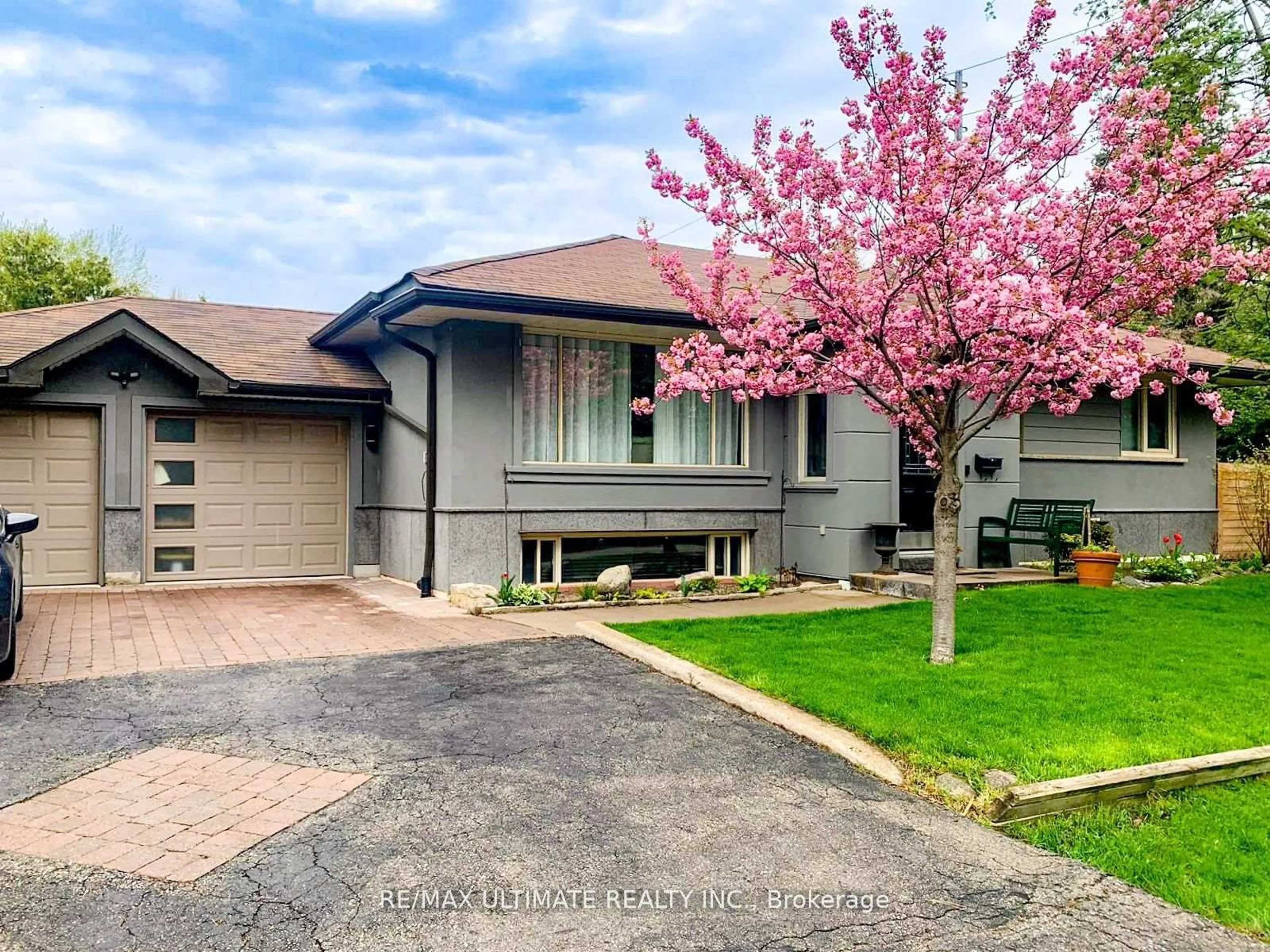 Home with vinyl exterior material, street for 2 Beaverbrook Ave, Toronto Ontario M9B 2M7