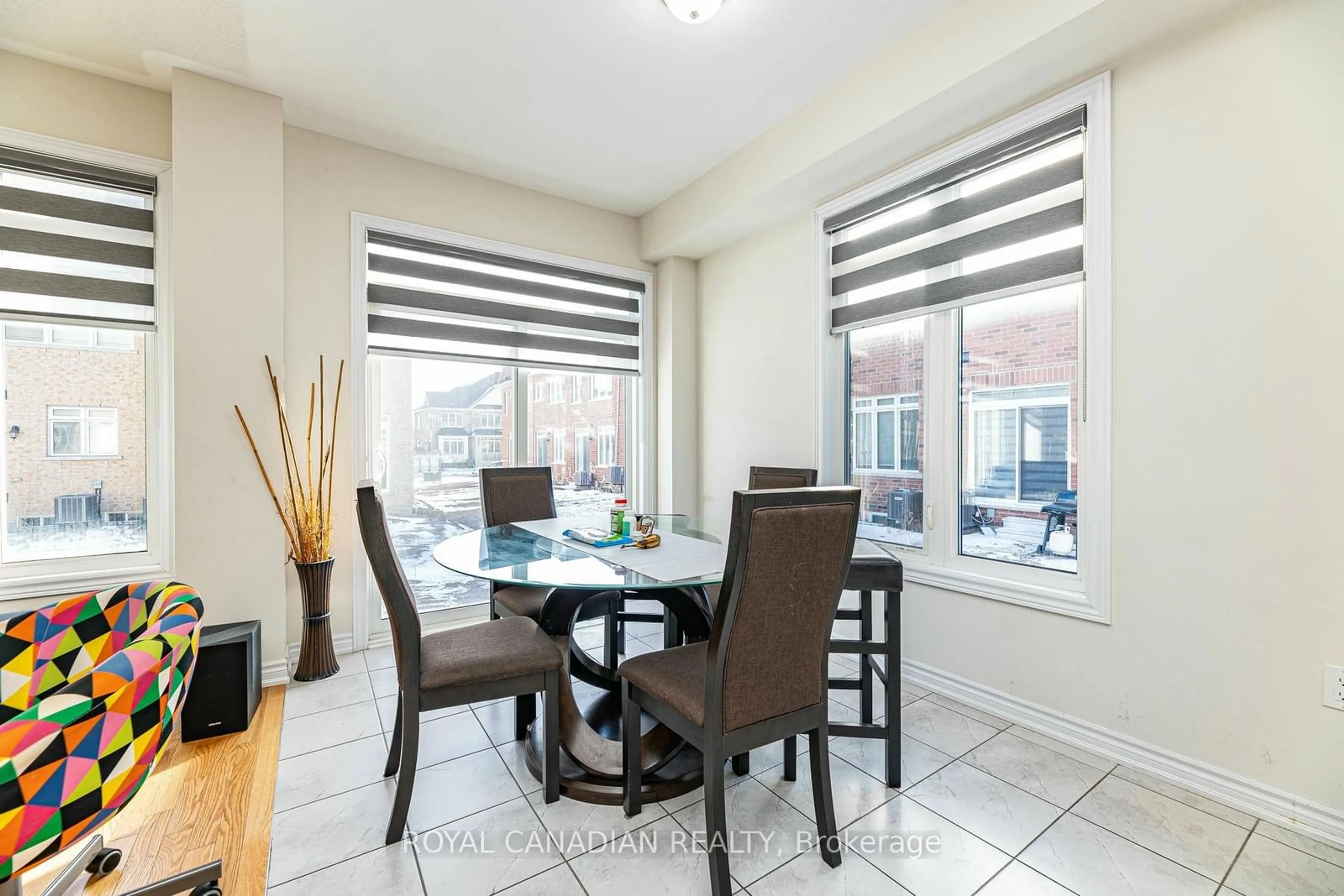 Dining room, ceramic/tile floor for 3 Royal Fern Cres, Caledon Ontario L7C 4G8