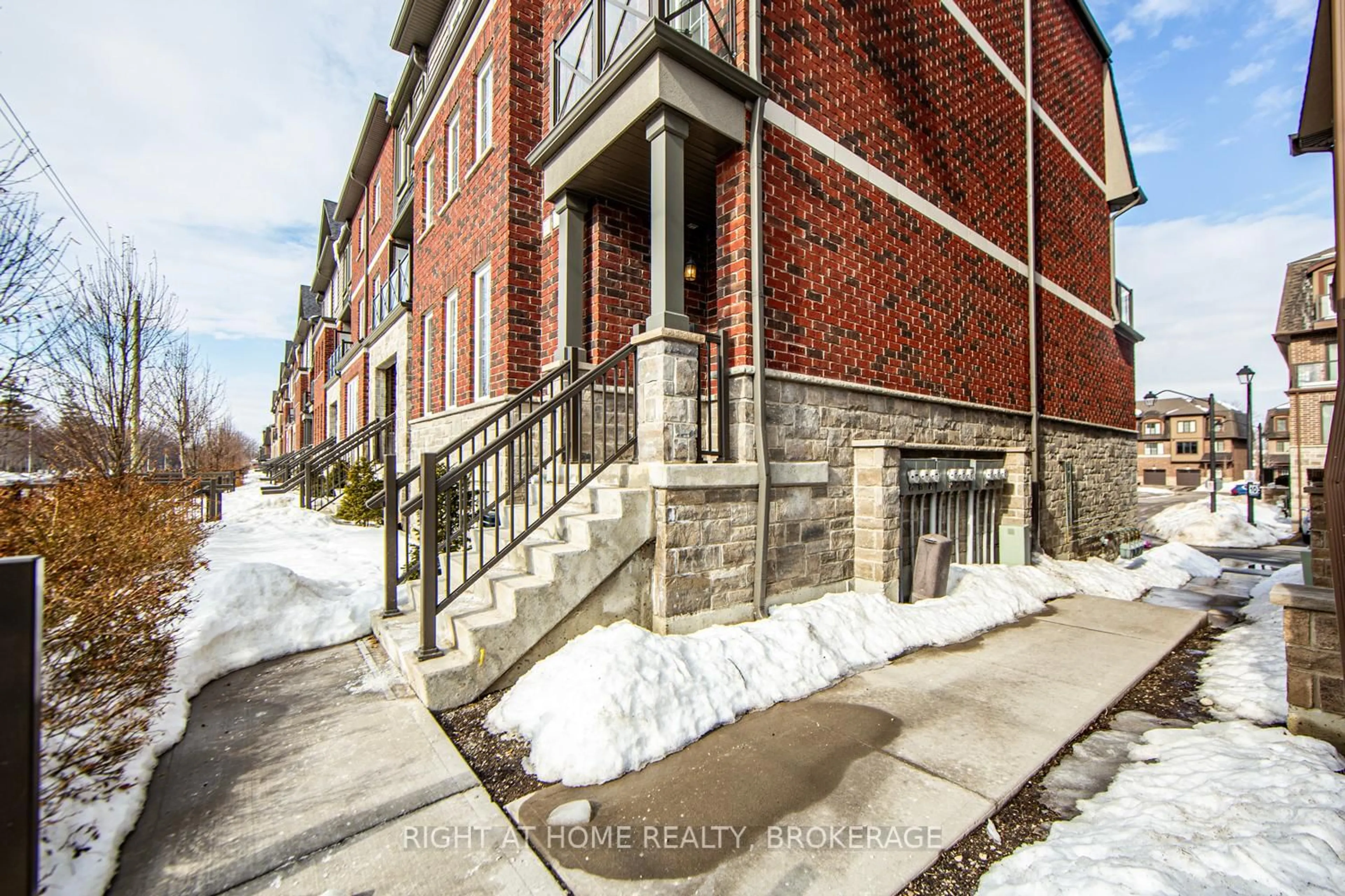 Unknown for 445 Ontario St #62, Milton Ontario L9T 9K4