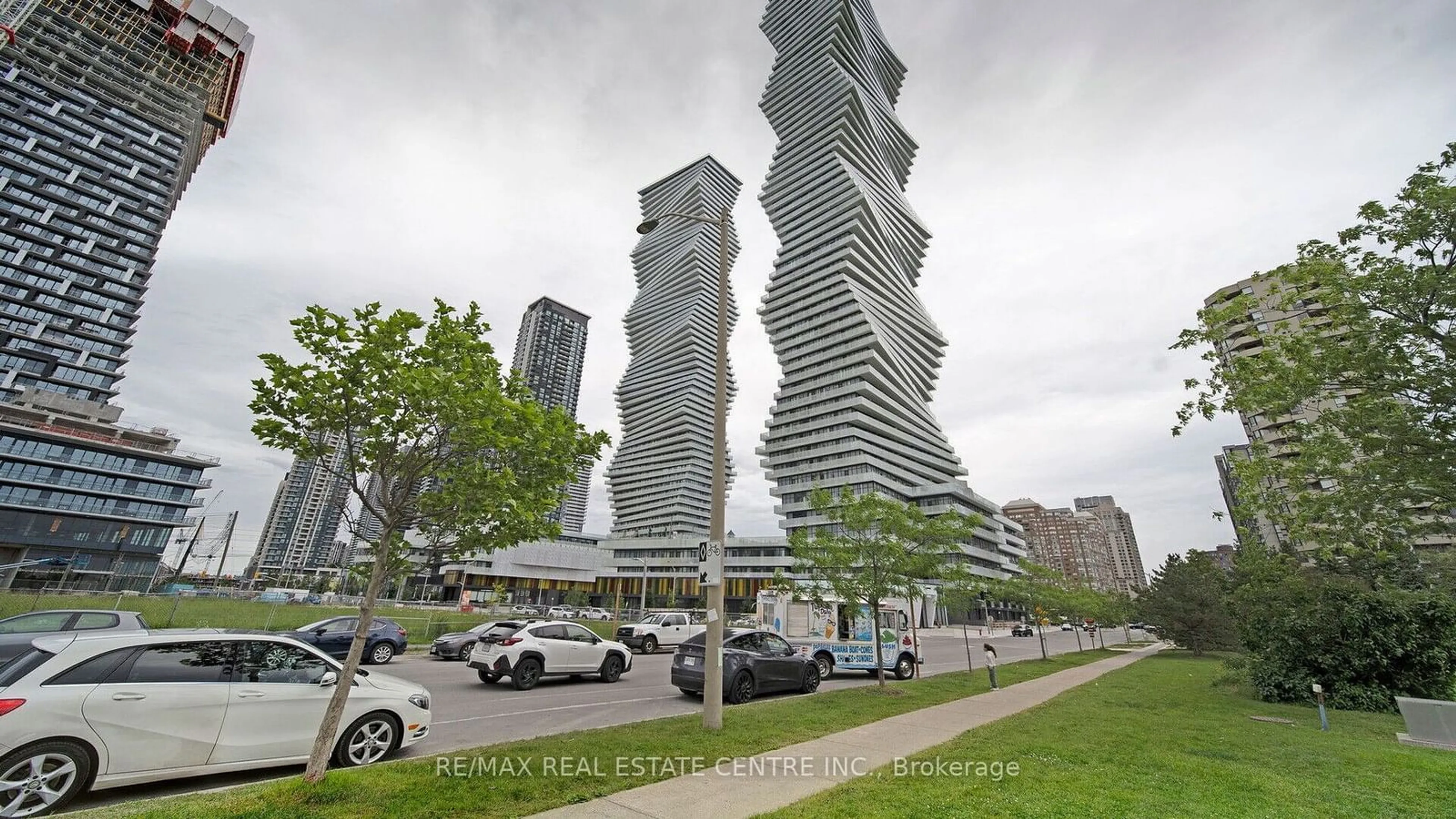 Unknown for 3900 Confederation Pkwy #206, Mississauga Ontario L5B 3J1