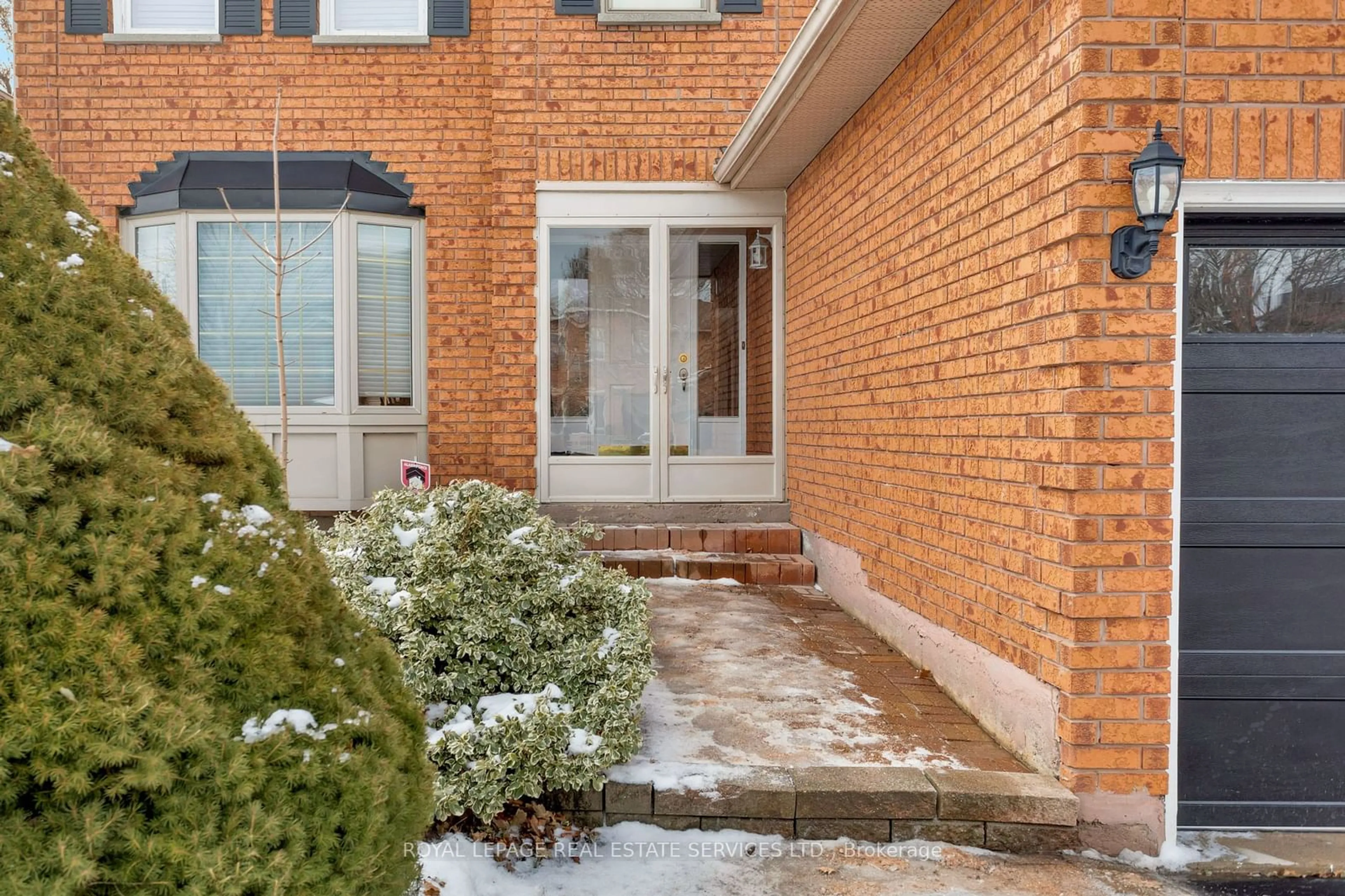 Unknown for 164 Warner Dr, Oakville Ontario L6L 6E7