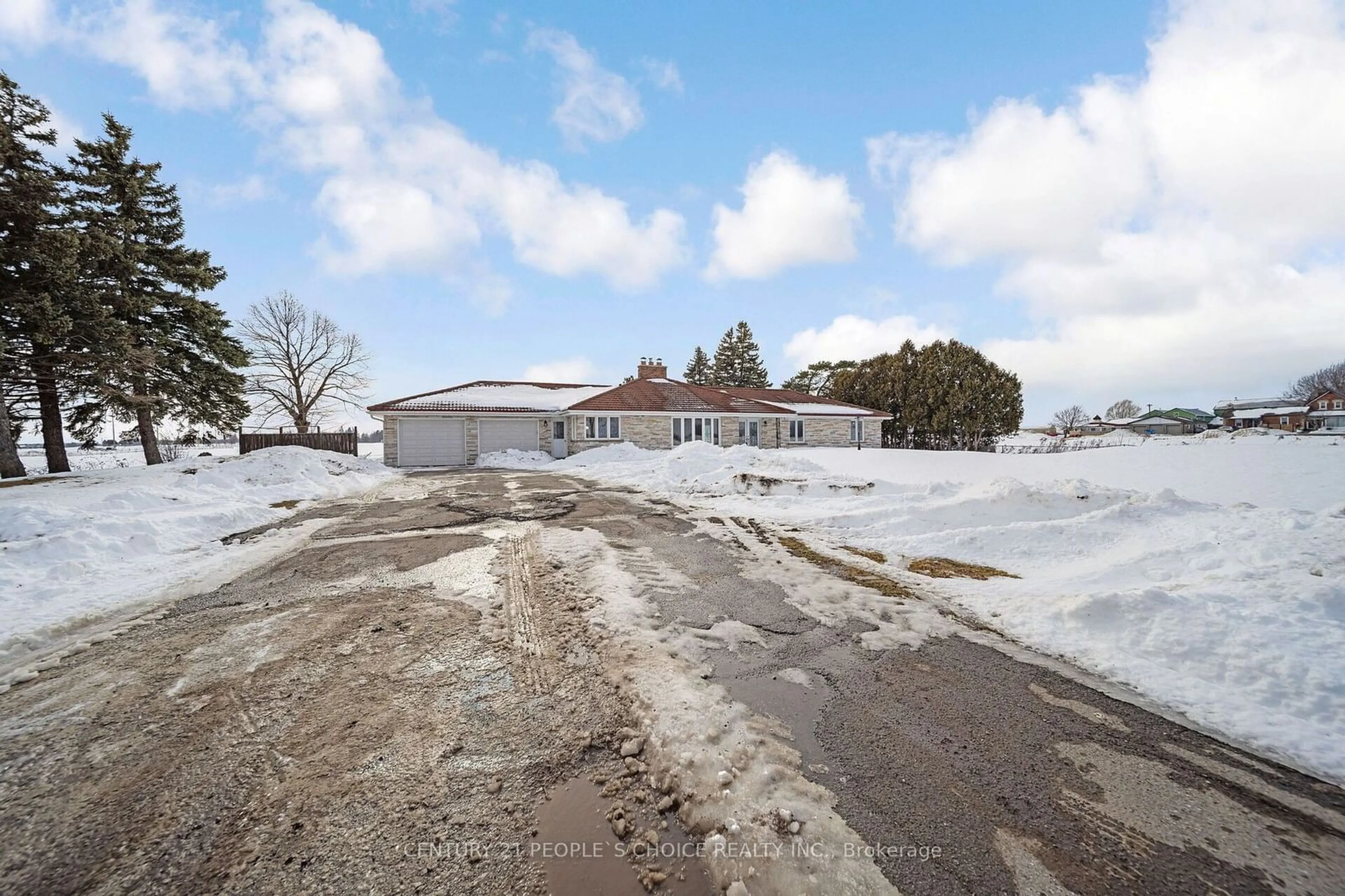 A pic from outside/outdoor area/front of a property/back of a property/a pic from drone, street for 13026 Heart Lake Rd, Caledon Ontario L7C 2J4