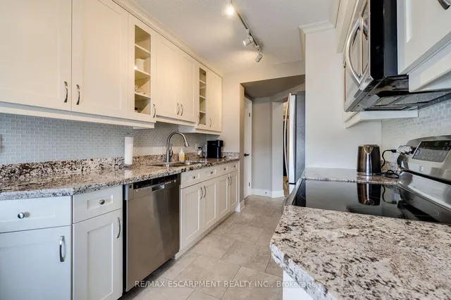 Additional property image - 5280 Lakeshore Rd Unit 801
