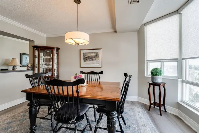 Additional property image - 5280 Lakeshore Rd Unit 801