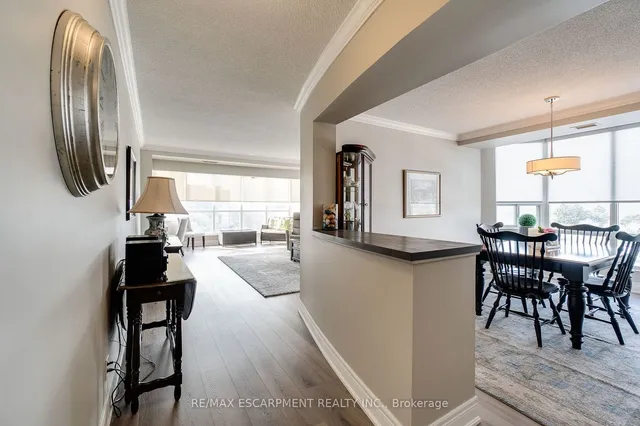 Additional property image - 5280 Lakeshore Rd Unit 801