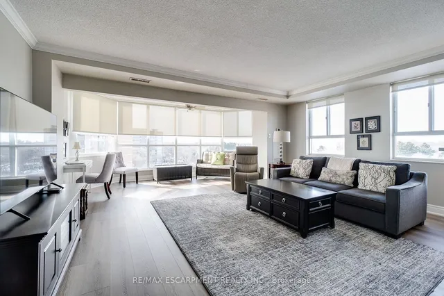 Additional property image - 5280 Lakeshore Rd Unit 801